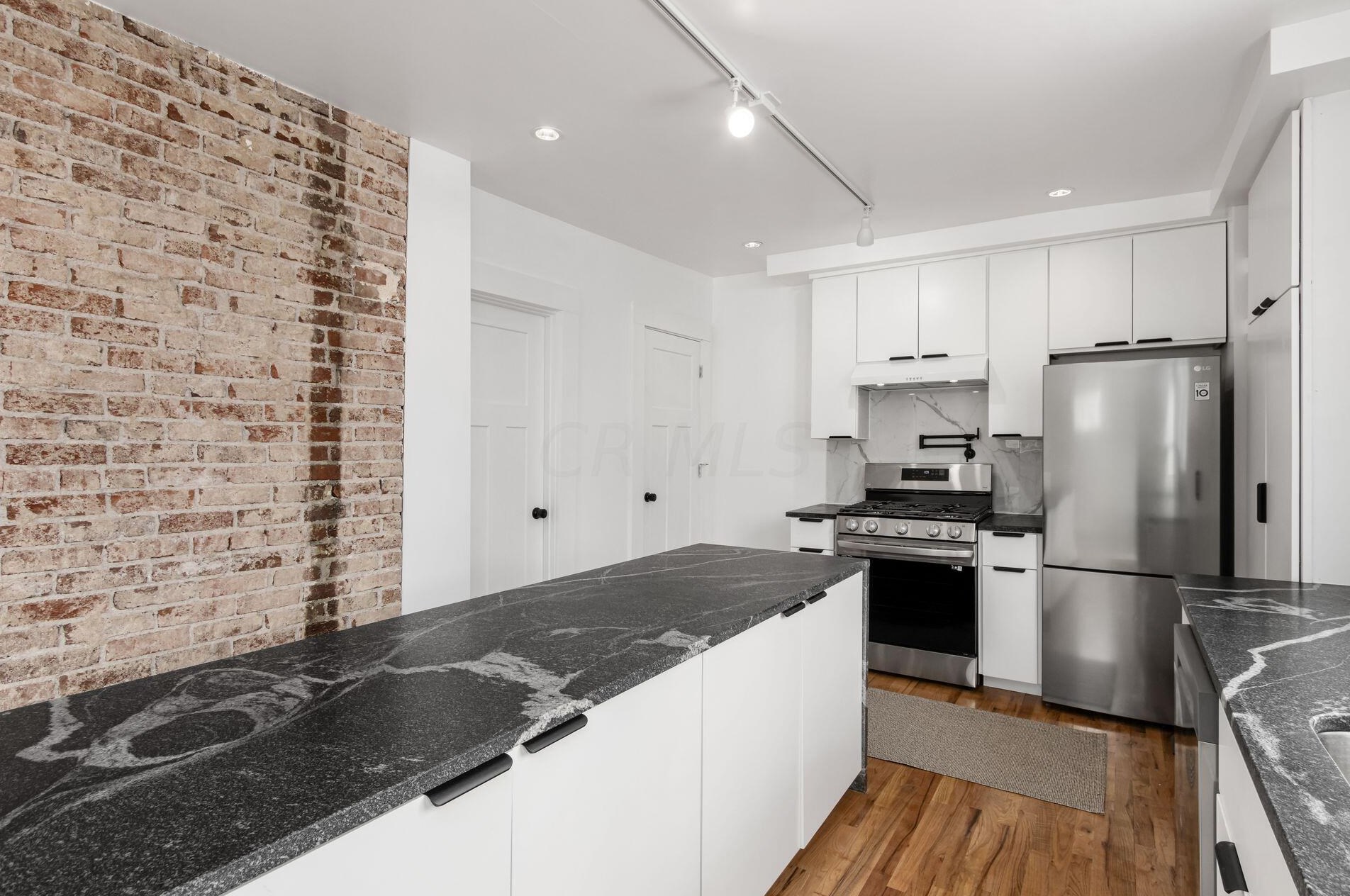 2871 Findley Ave, Columbus OH  43202-2319 exterior