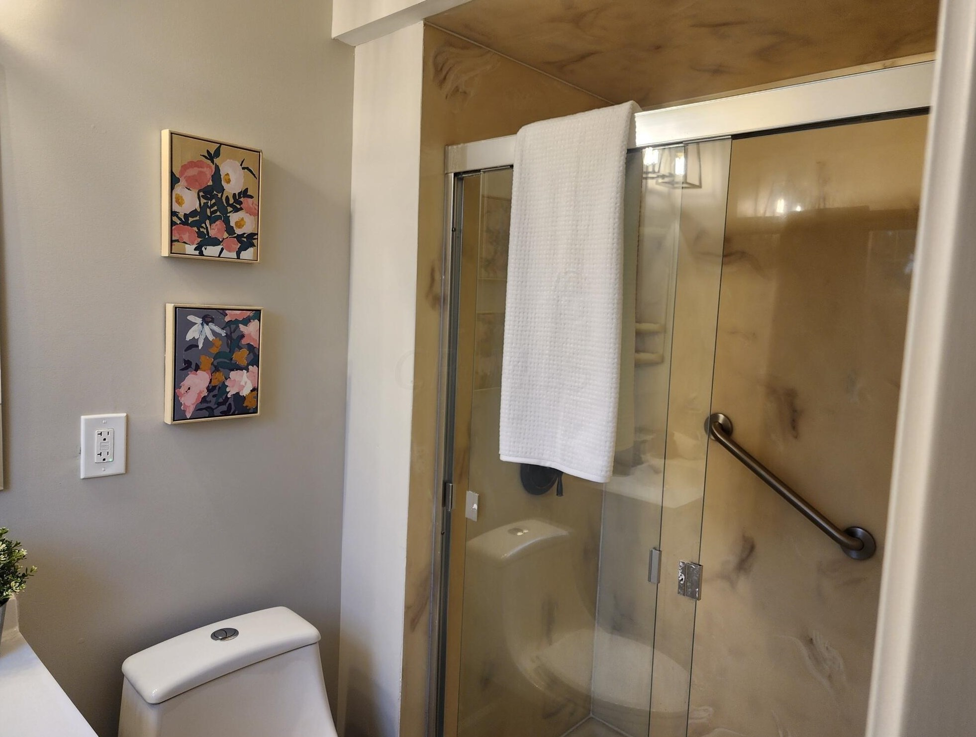 6135 Sharon Woods Blvd, Columbus OH  43229-2111 exterior