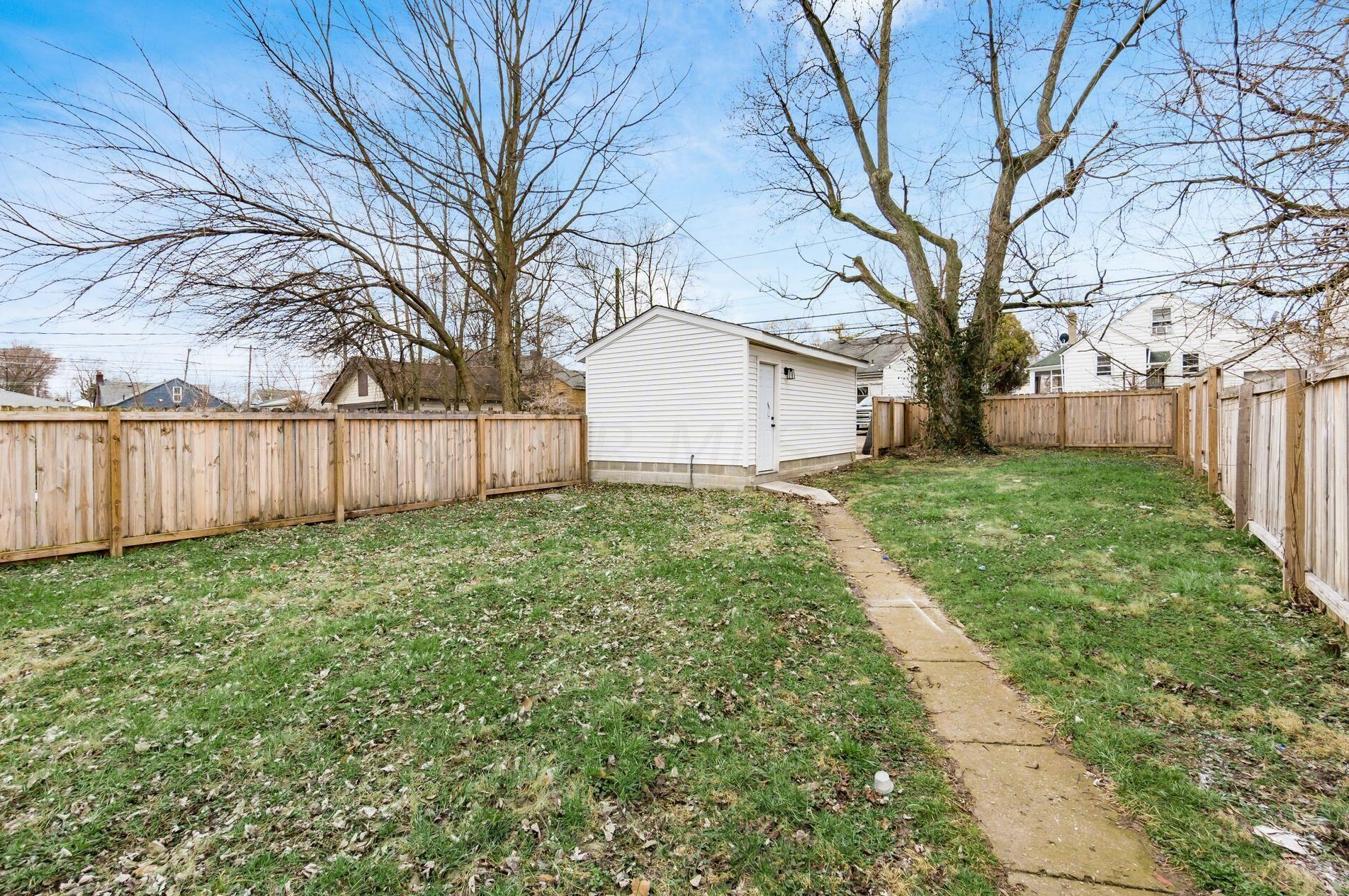 1095 Kelton Ave, Columbus OH 43206-1725 exterior