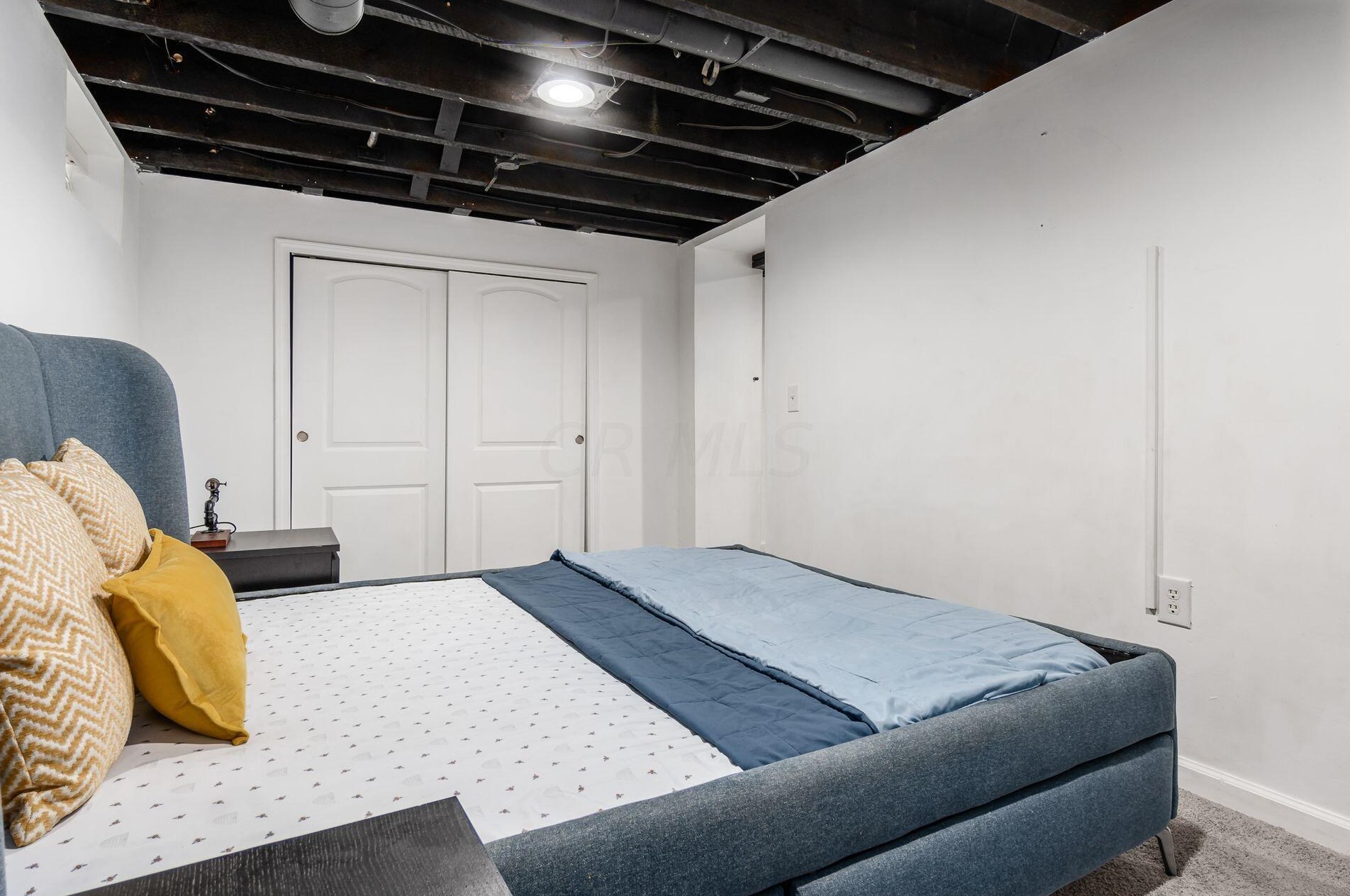 1095 Kelton Ave, Columbus OH 43206-1725 exterior