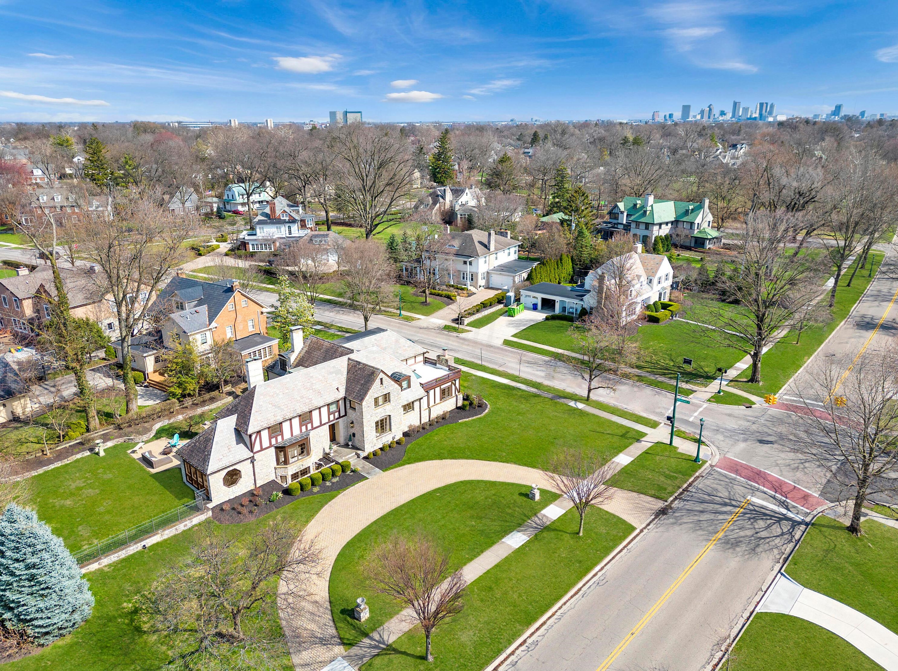 1960 Cambridge Blvd, Columbus OH  43221-4102 exterior
