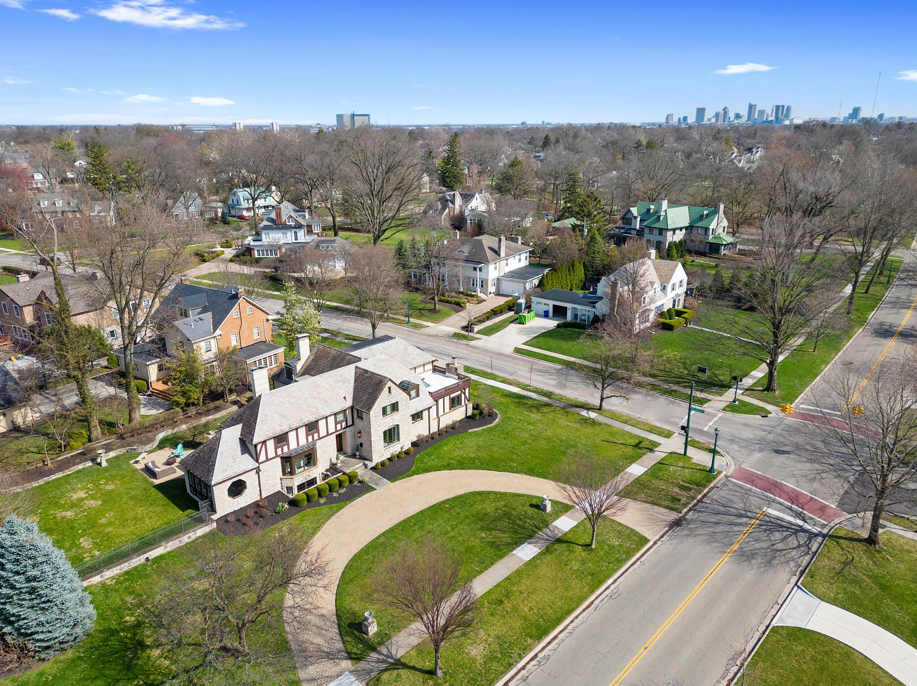 1960 Cambridge Blvd, Columbus OH  43221-4102 exterior