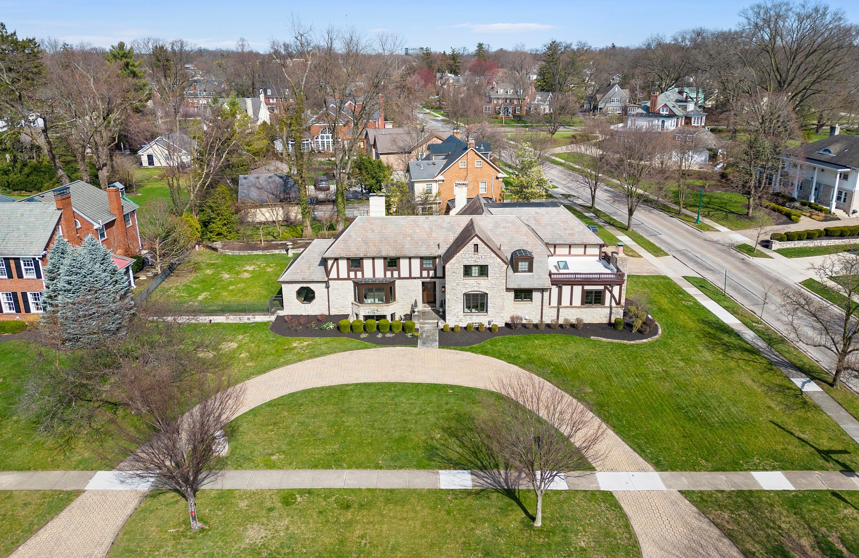 1960 Cambridge Blvd, Columbus OH  43221-4102 exterior