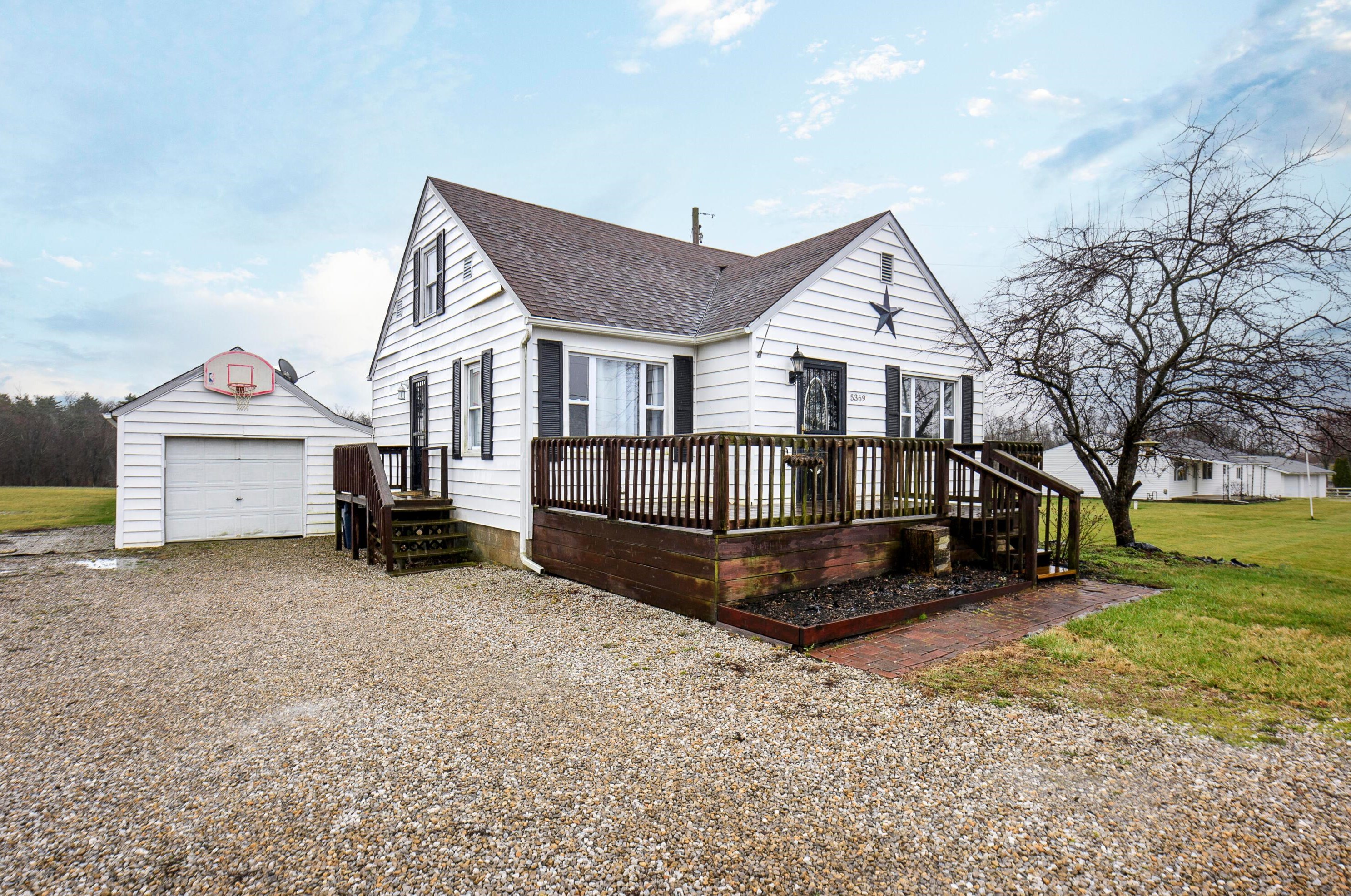 5369 Cincinnati Zanesville Rd, Lancaster OH  43130-9386 exterior