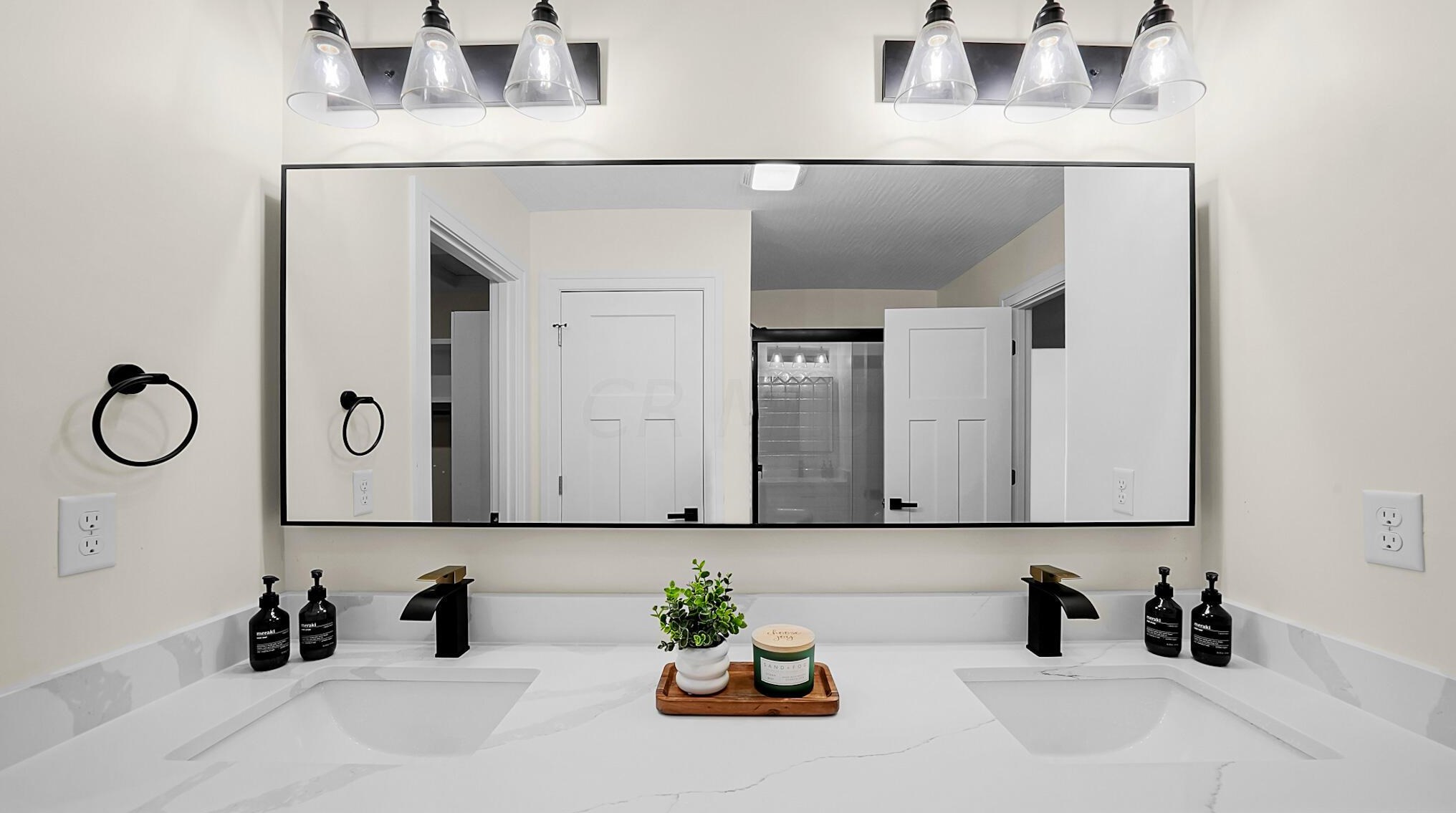 46 Inah Ave, Columbus OH 43228-2679 exterior