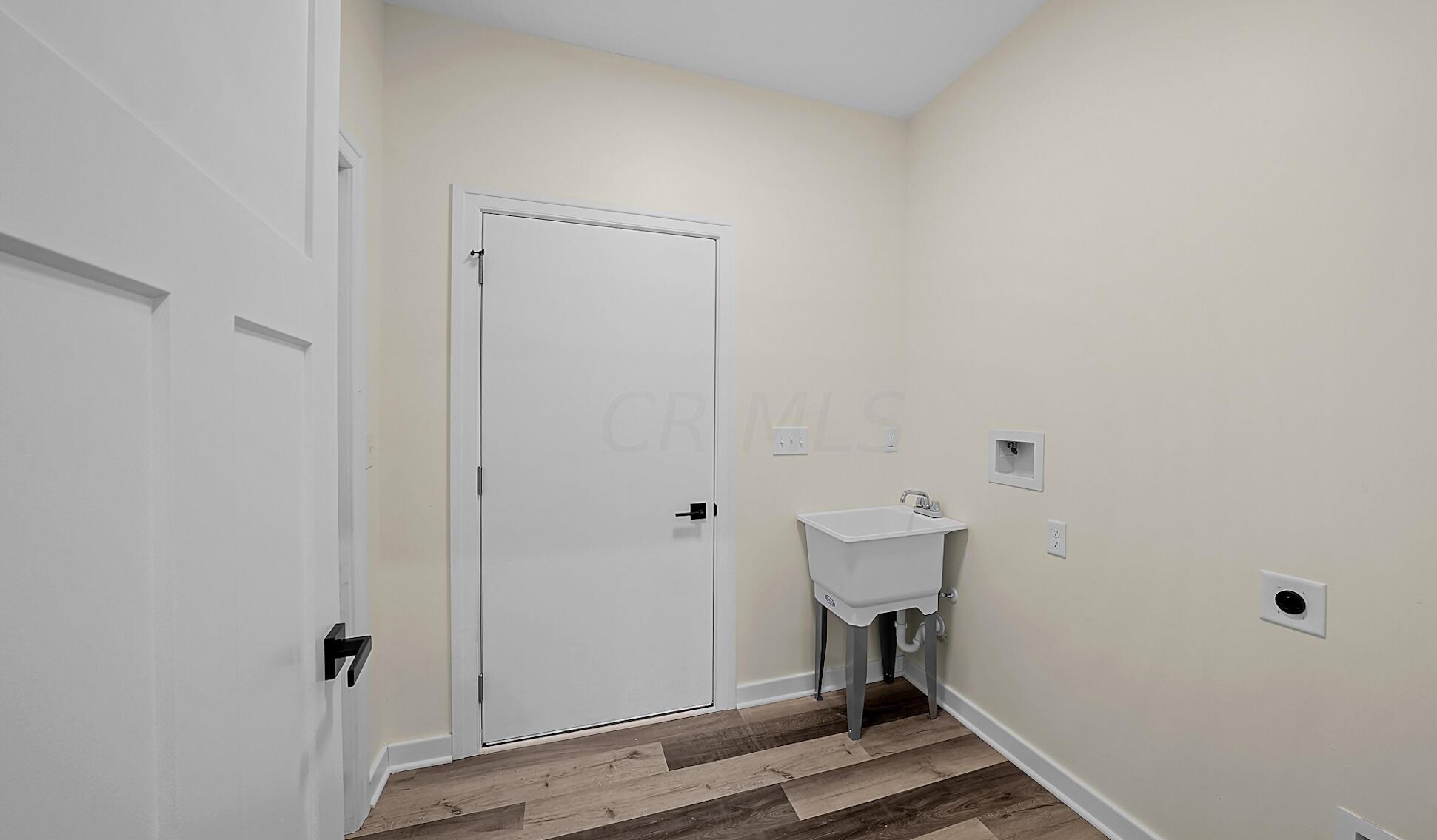 46 Inah Ave, Columbus OH 43228-2679 exterior