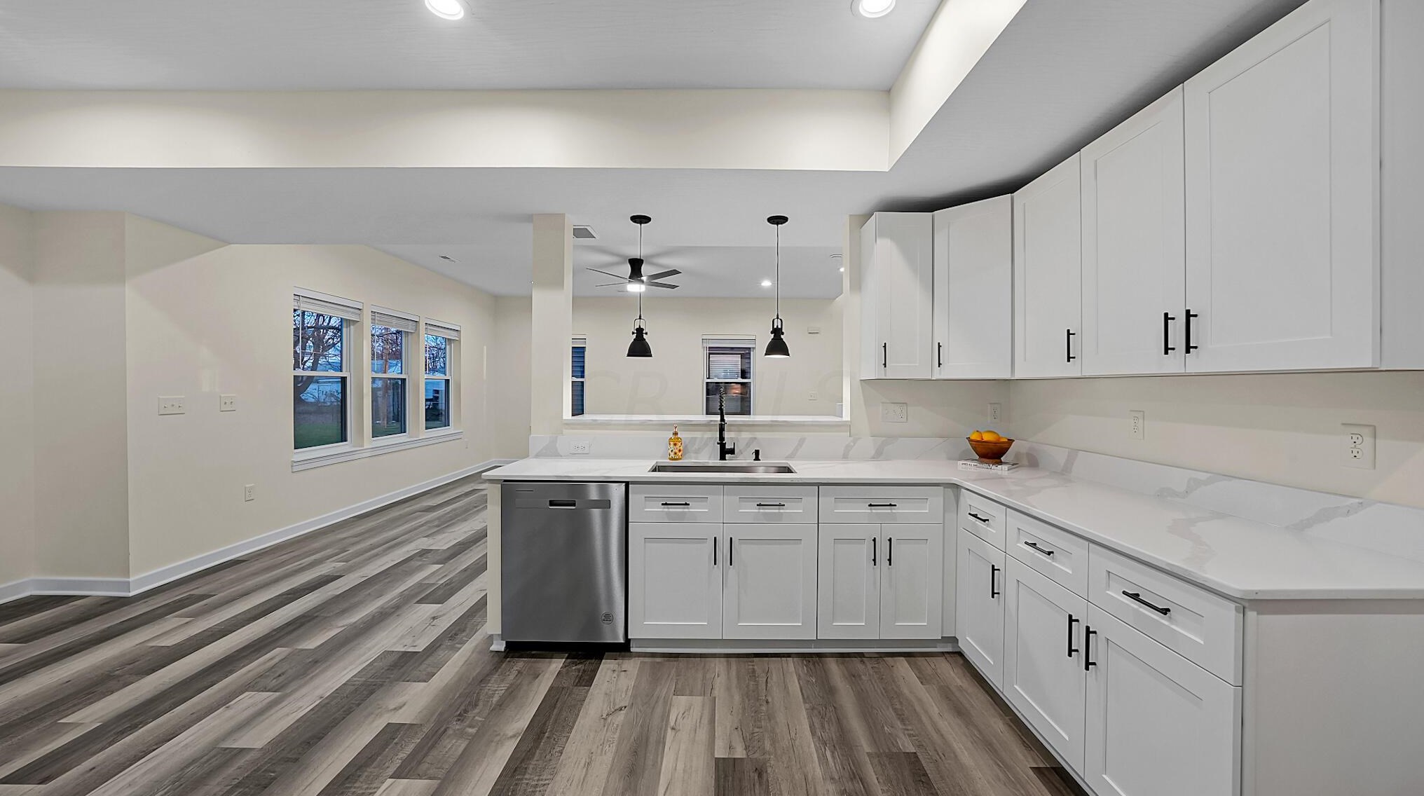 46 Inah Ave, Columbus OH 43228-2679 exterior