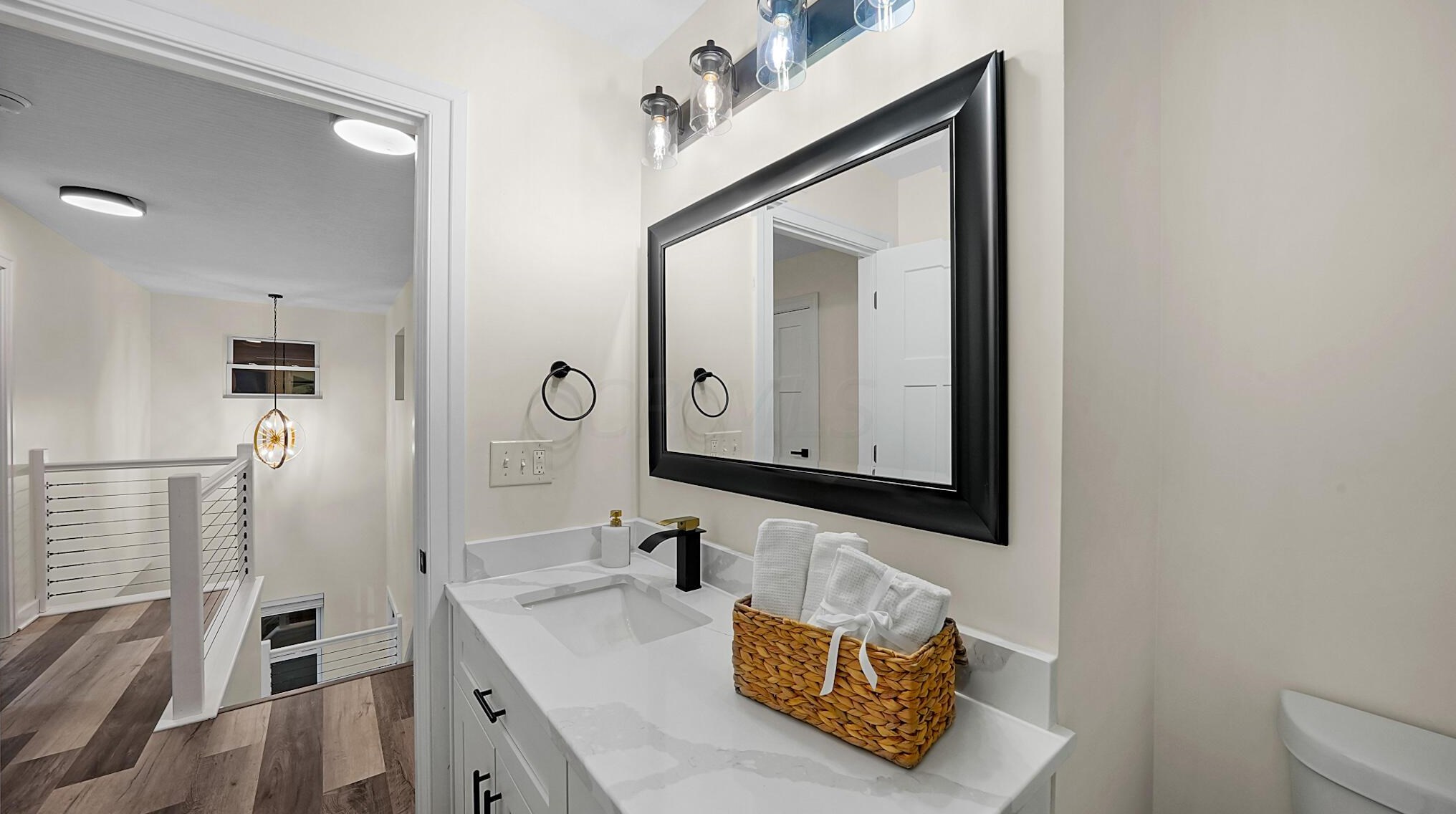 46 Inah Ave, Columbus OH 43228-2679 exterior