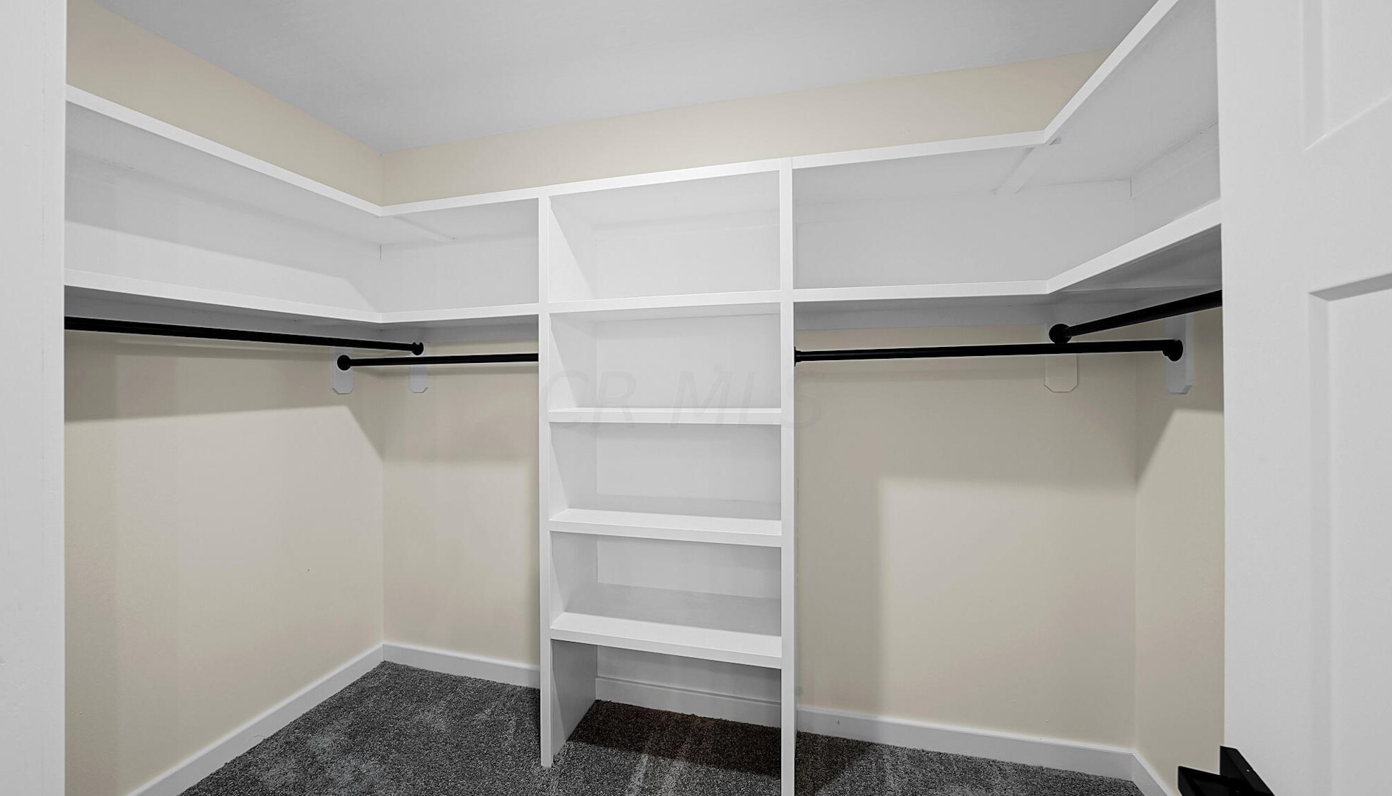 46 Inah Ave, Columbus OH 43228-2679 exterior