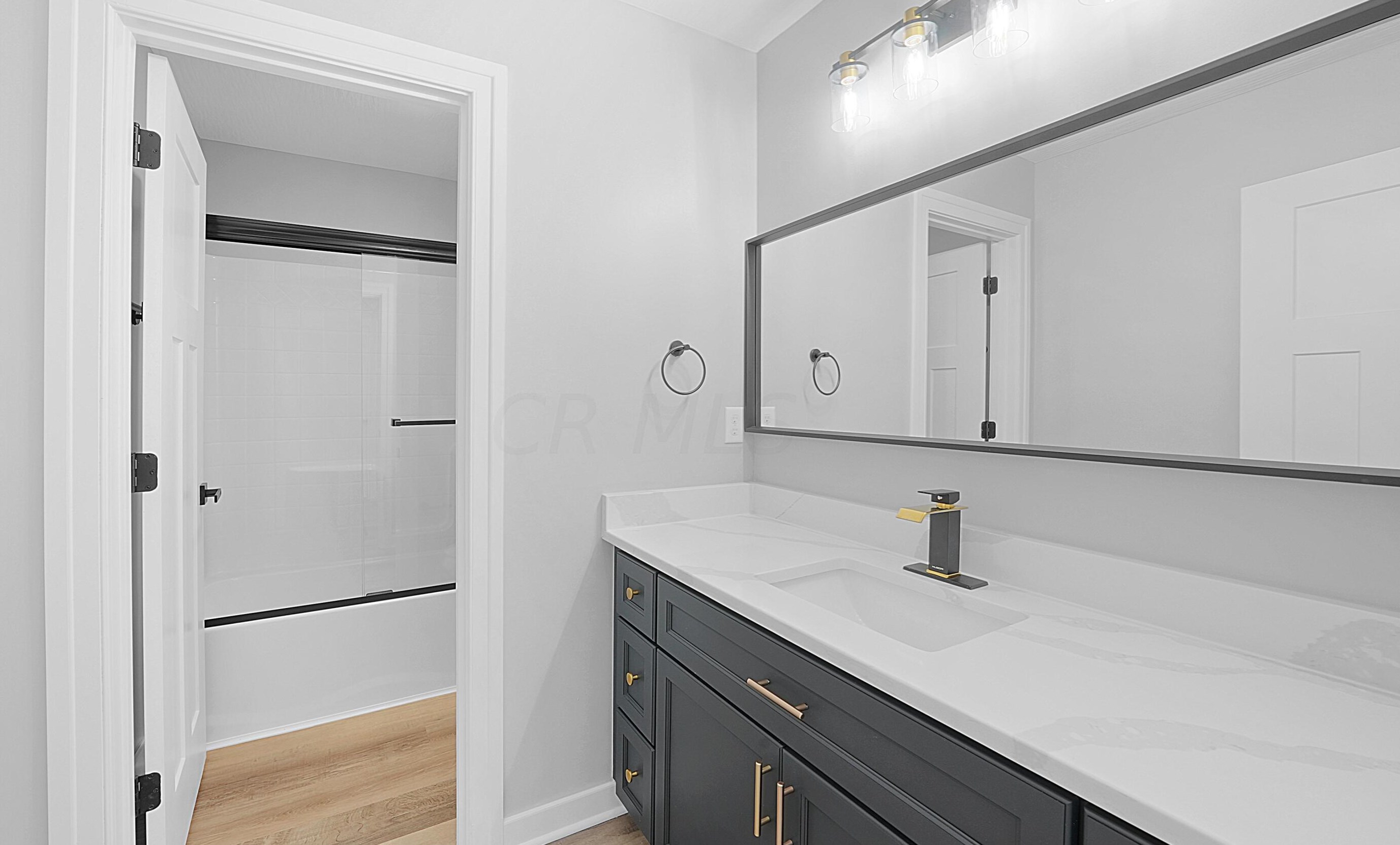 76 Inah Ave, Columbus OH 43228-2679 exterior