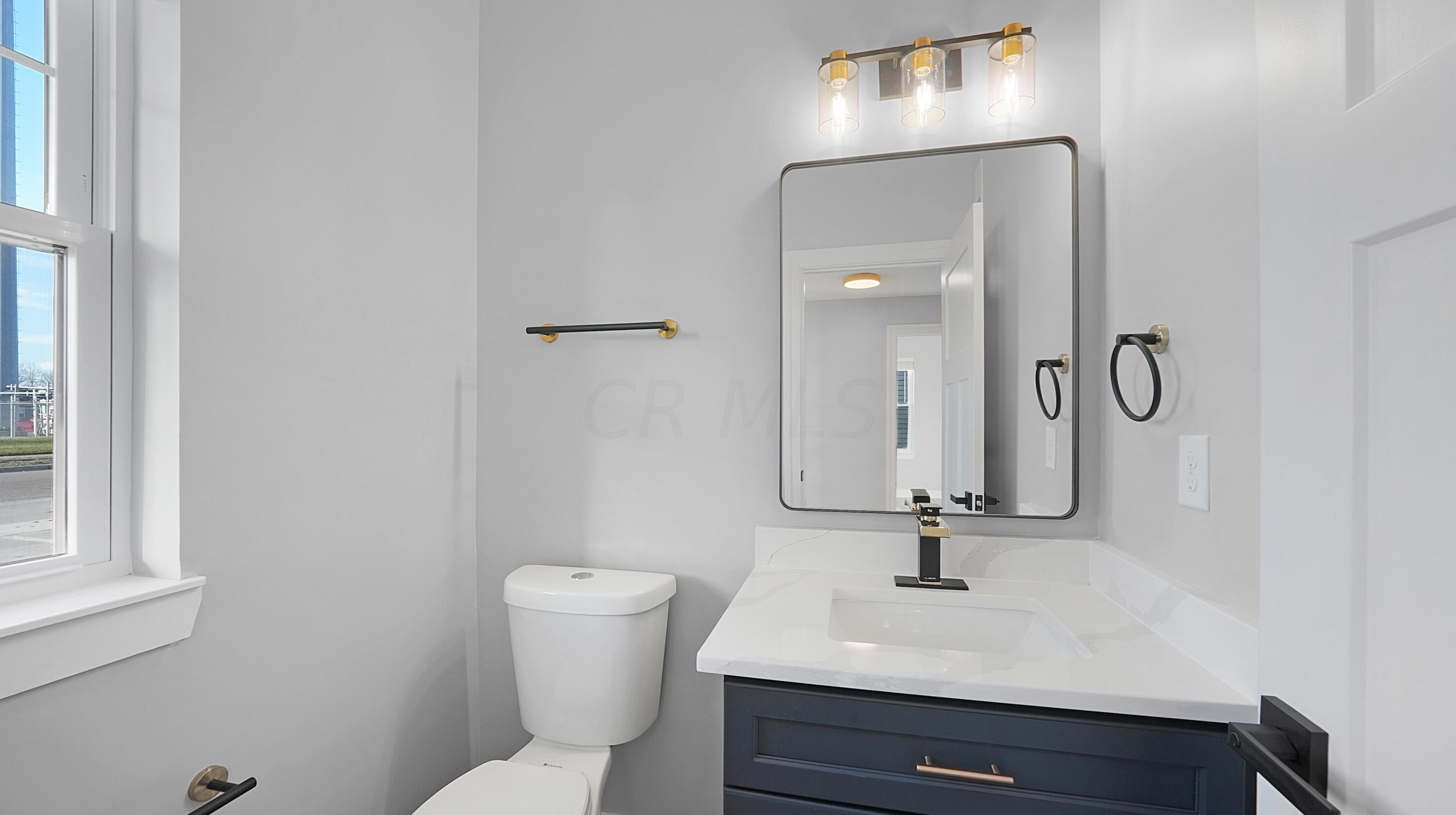 76 Inah Ave, Columbus OH 43228-2679 exterior