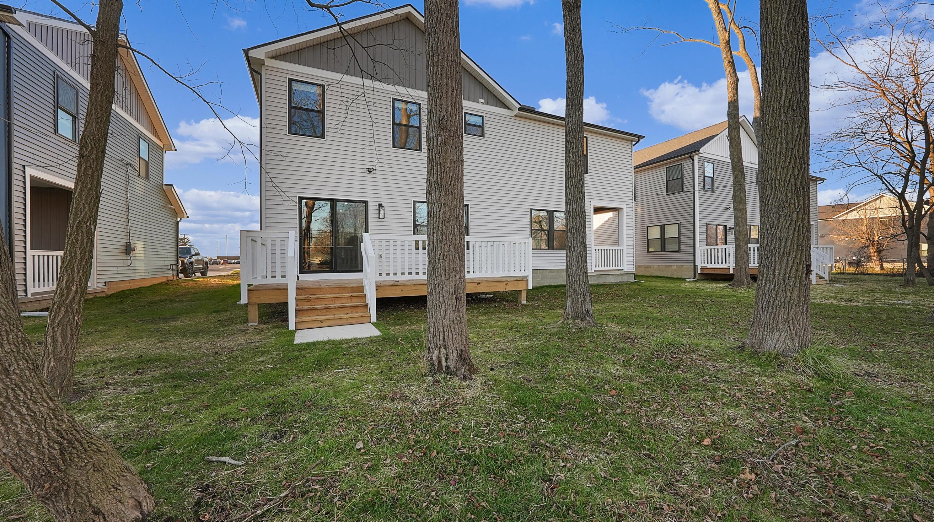 76 Inah Ave, Columbus OH 43228-2679 exterior