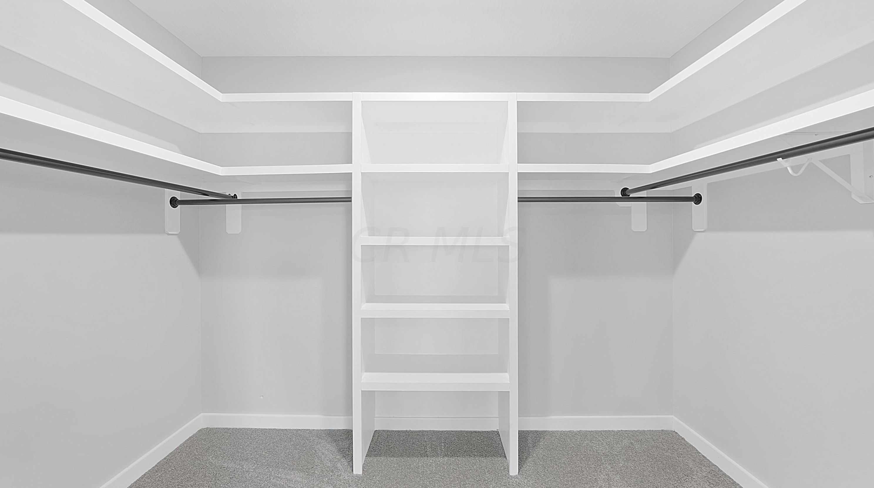 76 Inah Ave, Columbus OH 43228-2679 exterior