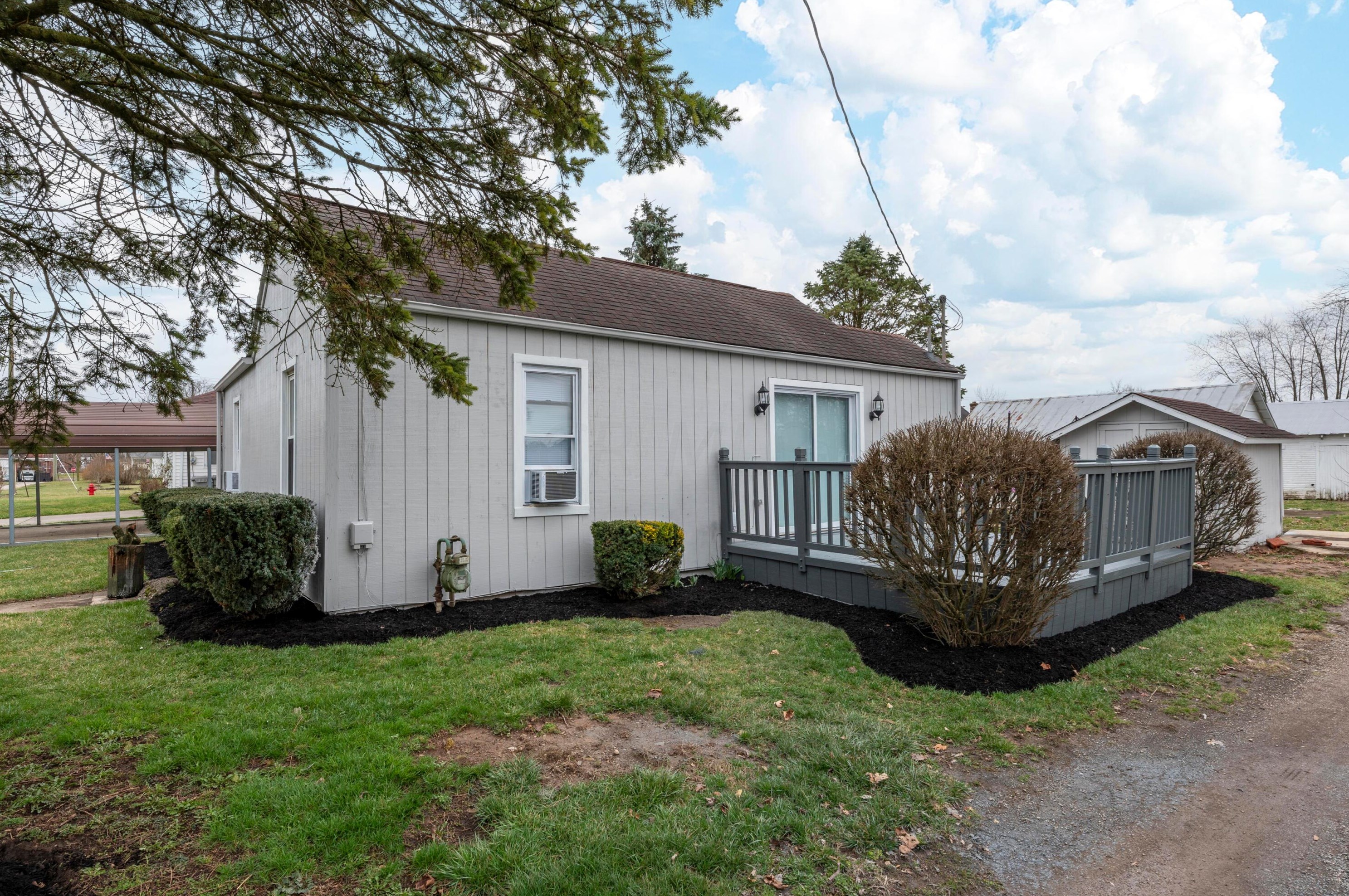 187 Madison St, Mount Sterling OH  43143-1020 exterior
