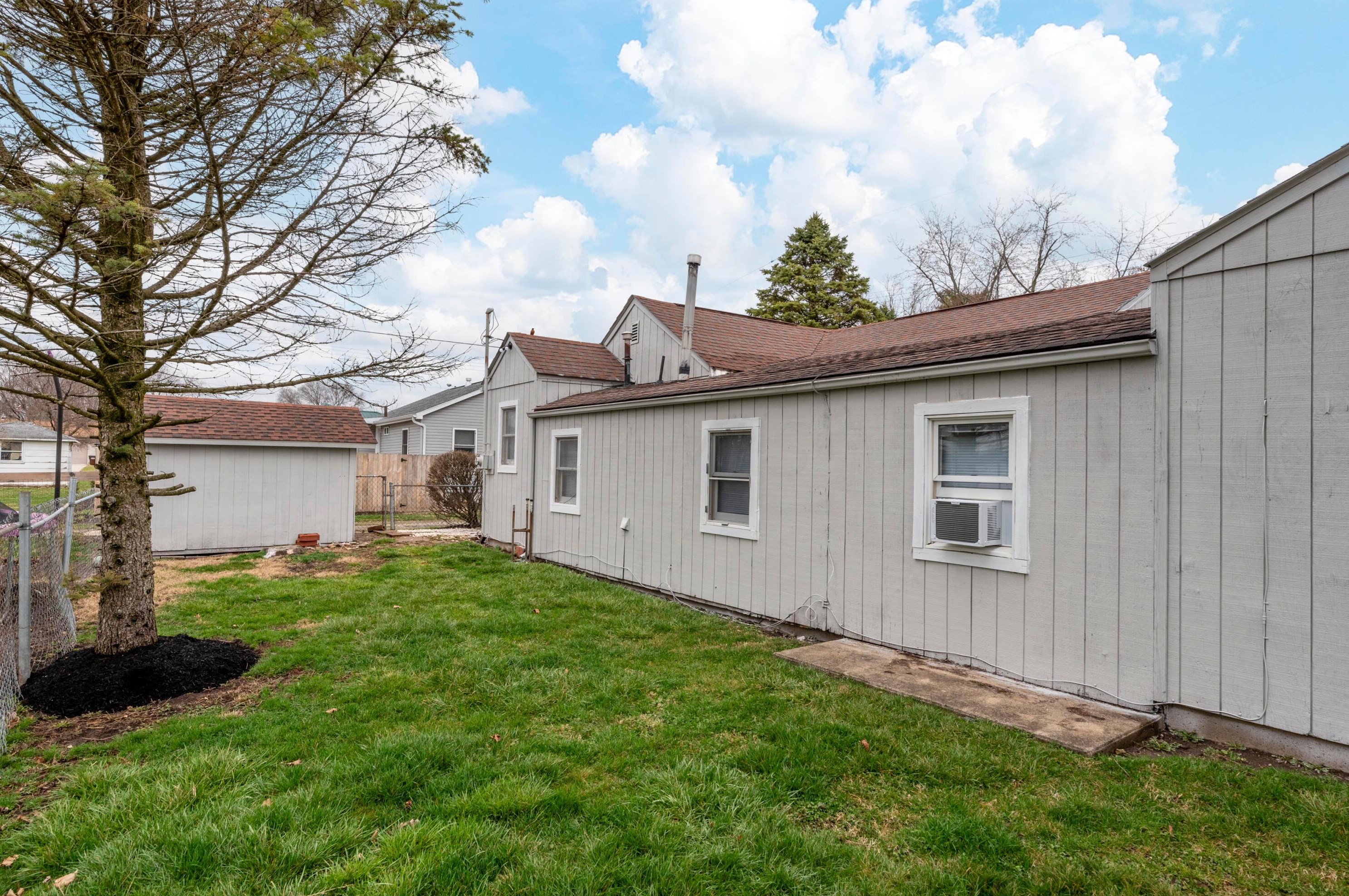 187 Madison St, Mount Sterling OH  43143-1020 exterior