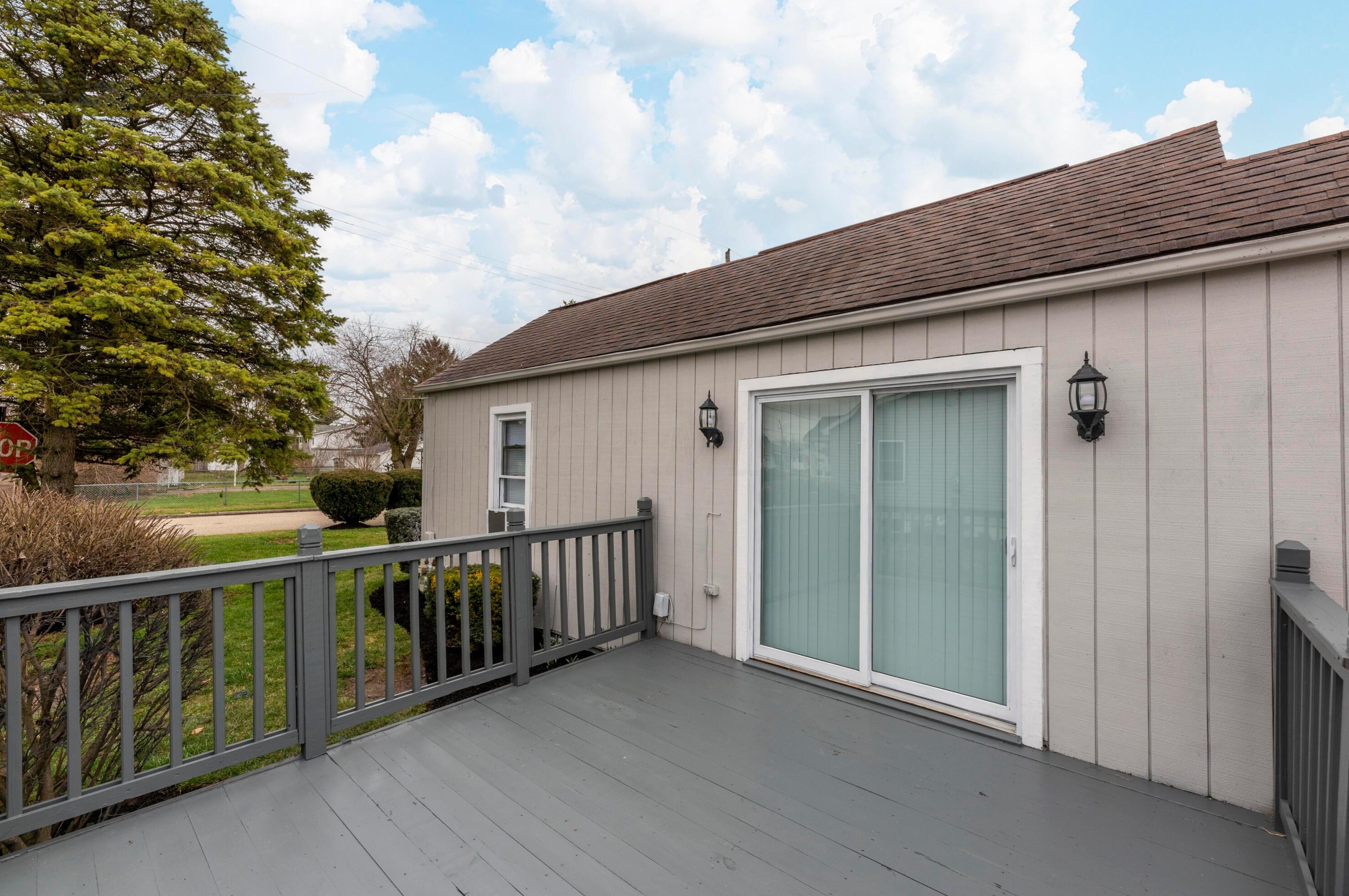 187 Madison St, Mount Sterling OH  43143-1020 exterior