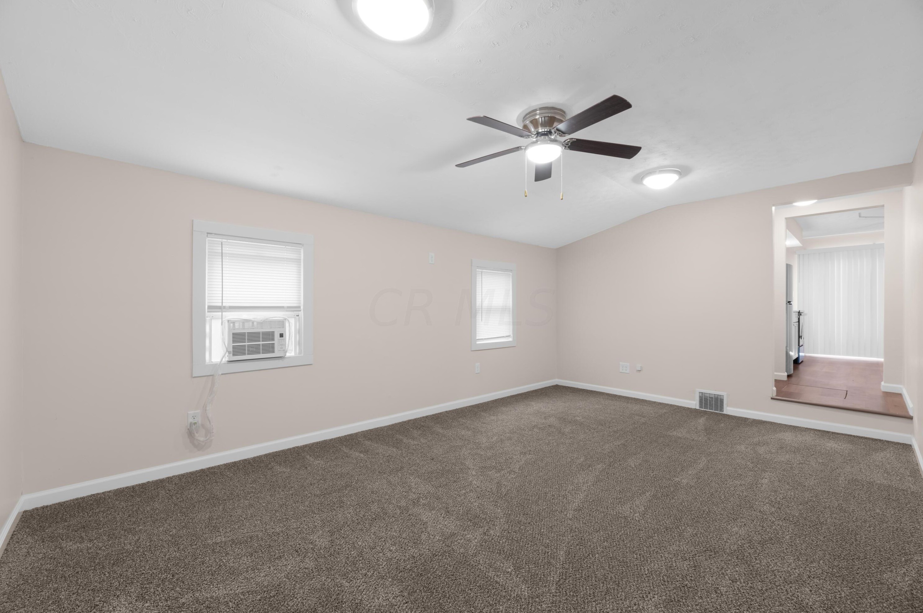187 Madison St, Mount Sterling OH  43143-1020 exterior