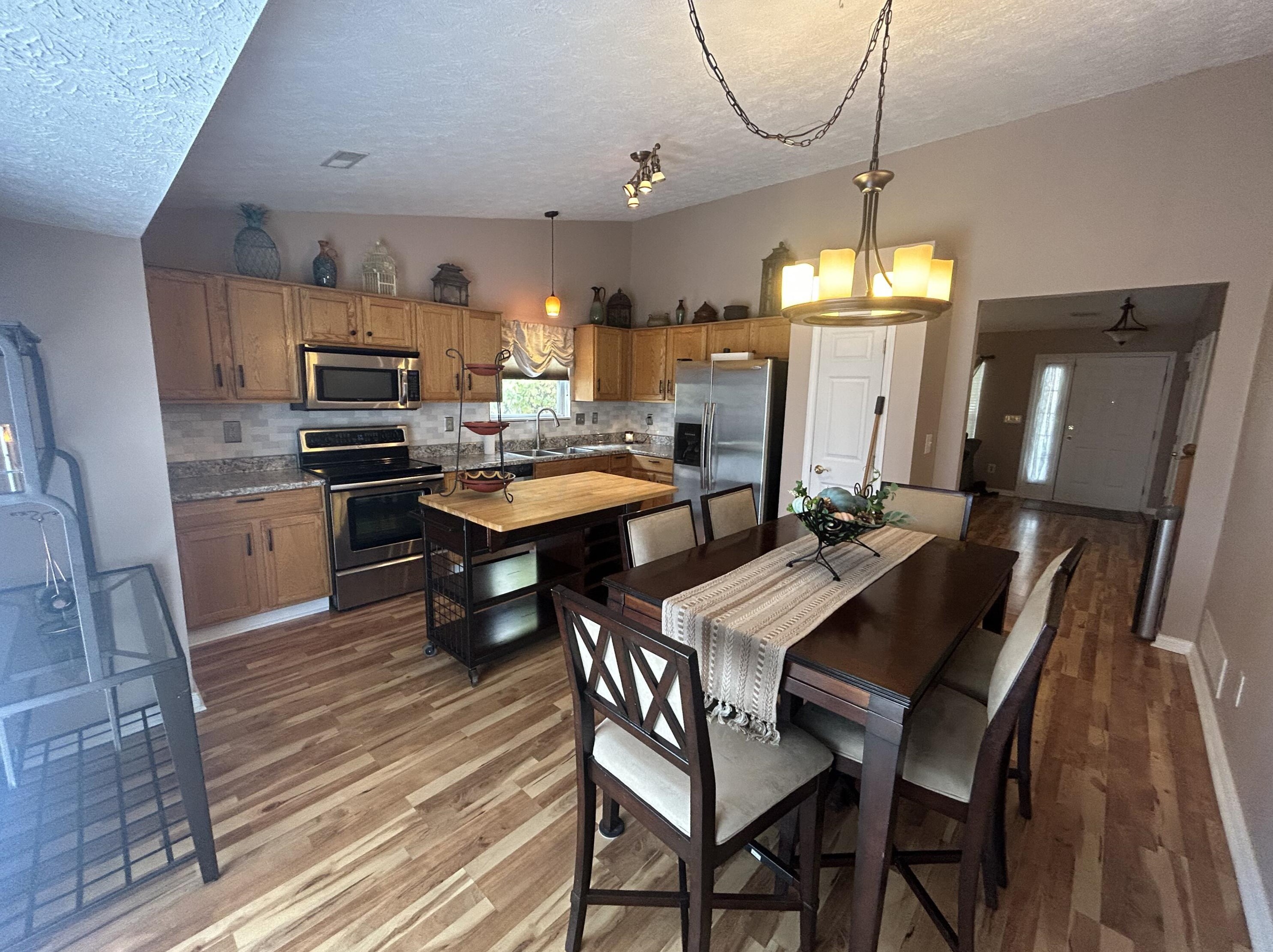 7709 Waggoner Chase Blvd, Blacklick OH  43004-9191 exterior