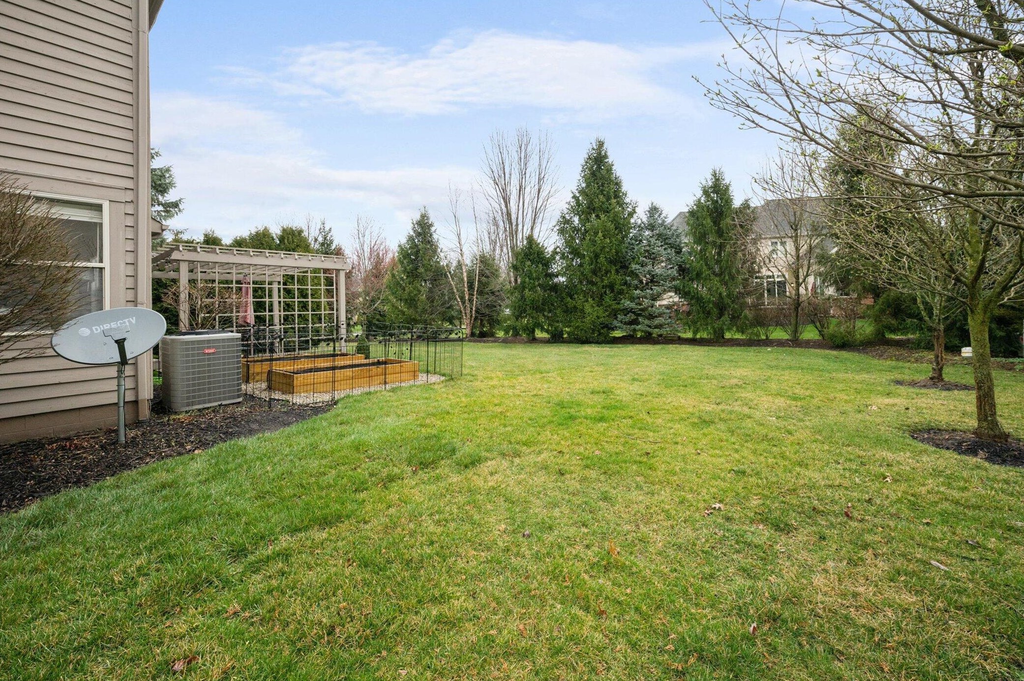 8244 Campden Lakes Blvd, Dublin OH  43016-8252 exterior