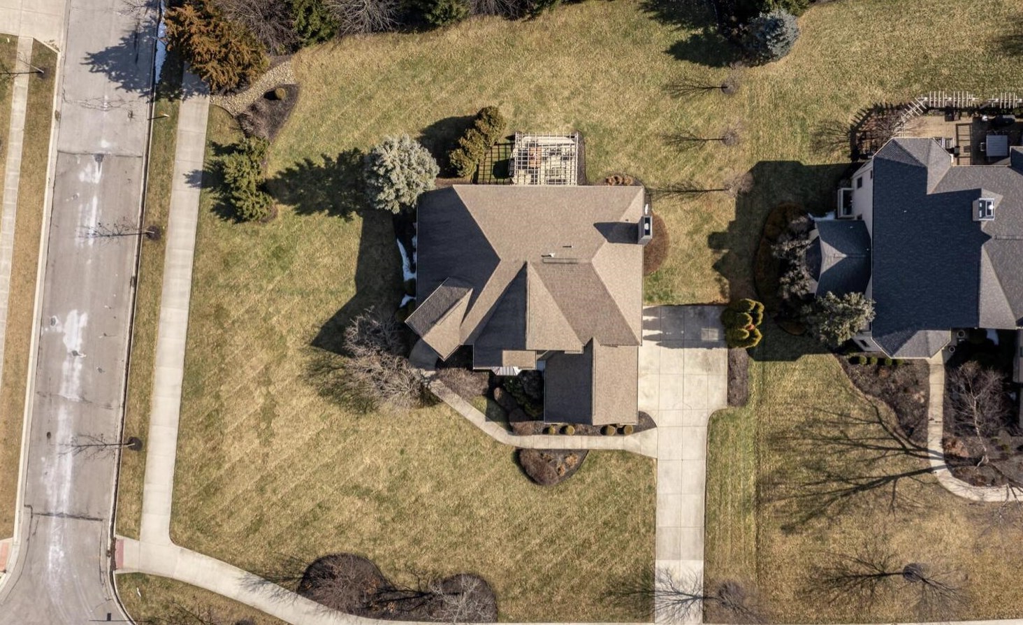 8244 Campden Lakes Blvd, Dublin OH  43016-8252 exterior