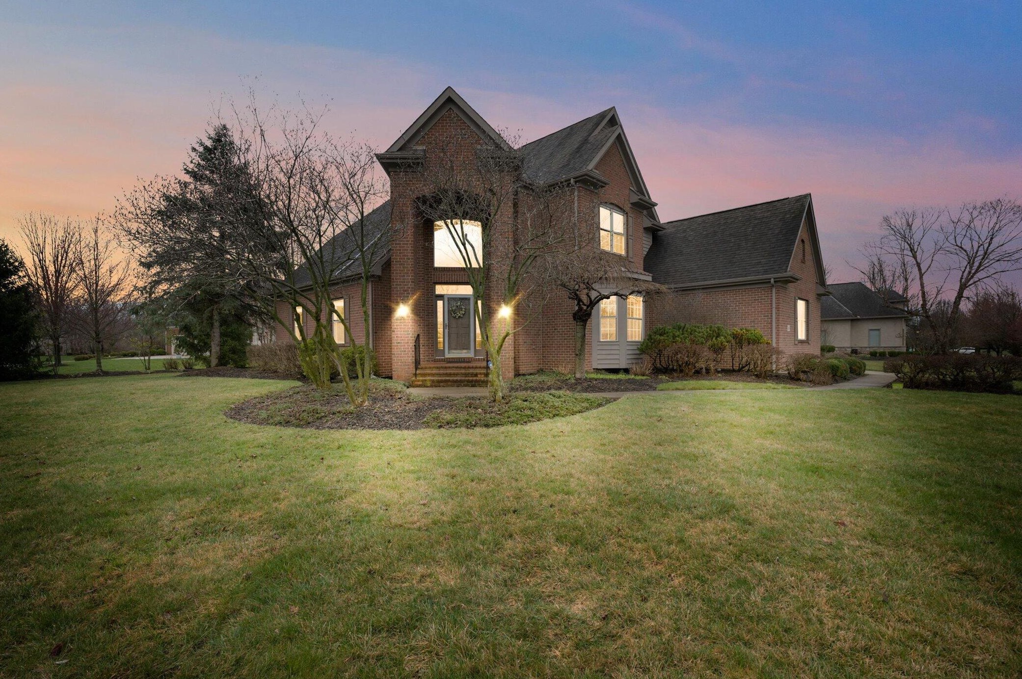 8244 Campden Lakes Blvd, Dublin OH  43016-8252 exterior