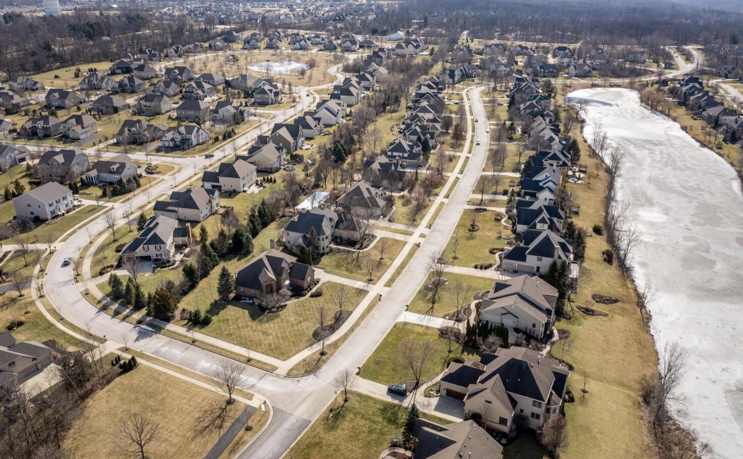 8244 Campden Lakes Blvd, Dublin OH  43016-8252 exterior