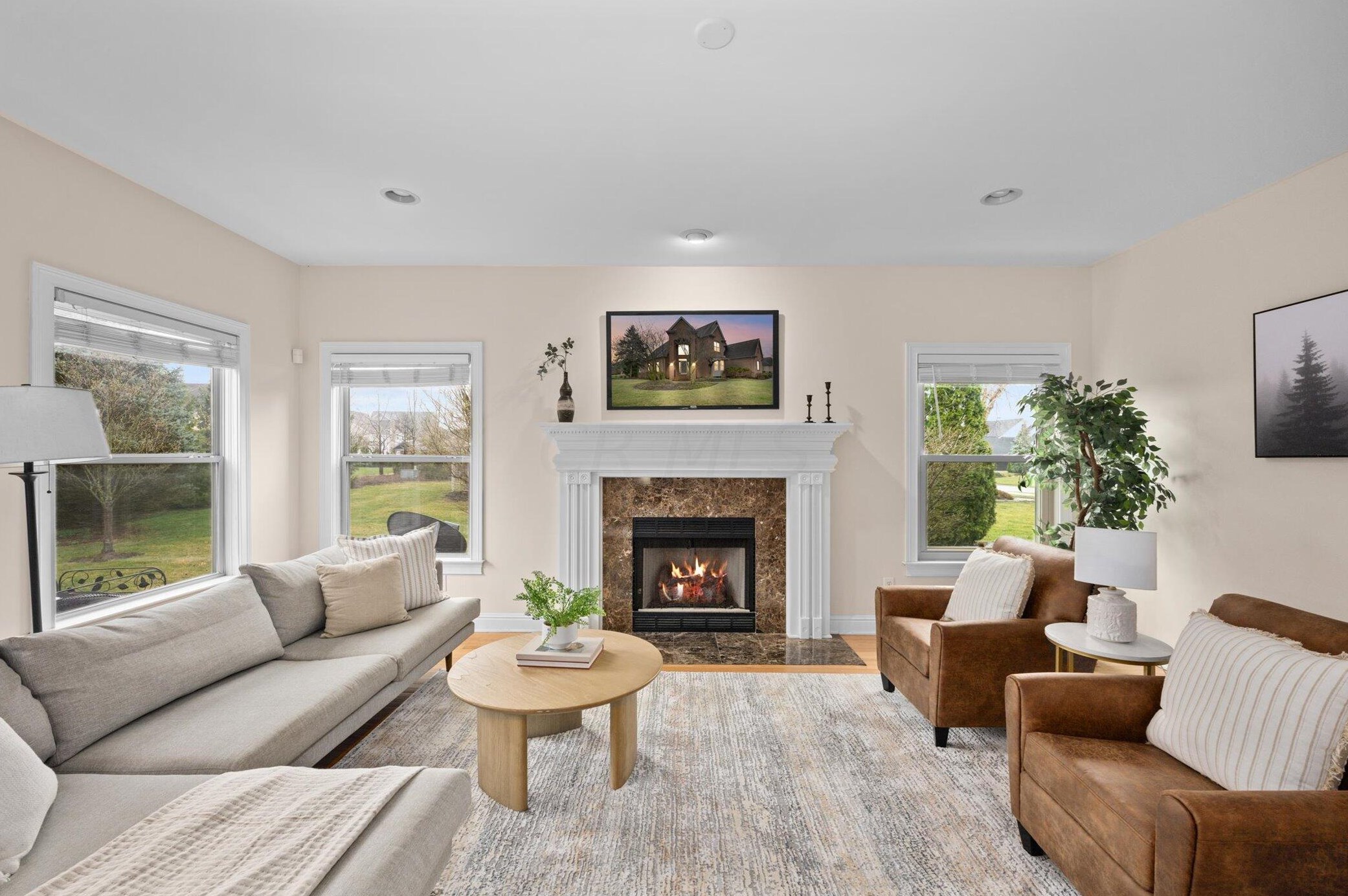 8244 Campden Lakes Blvd, Dublin OH  43016-8252 exterior