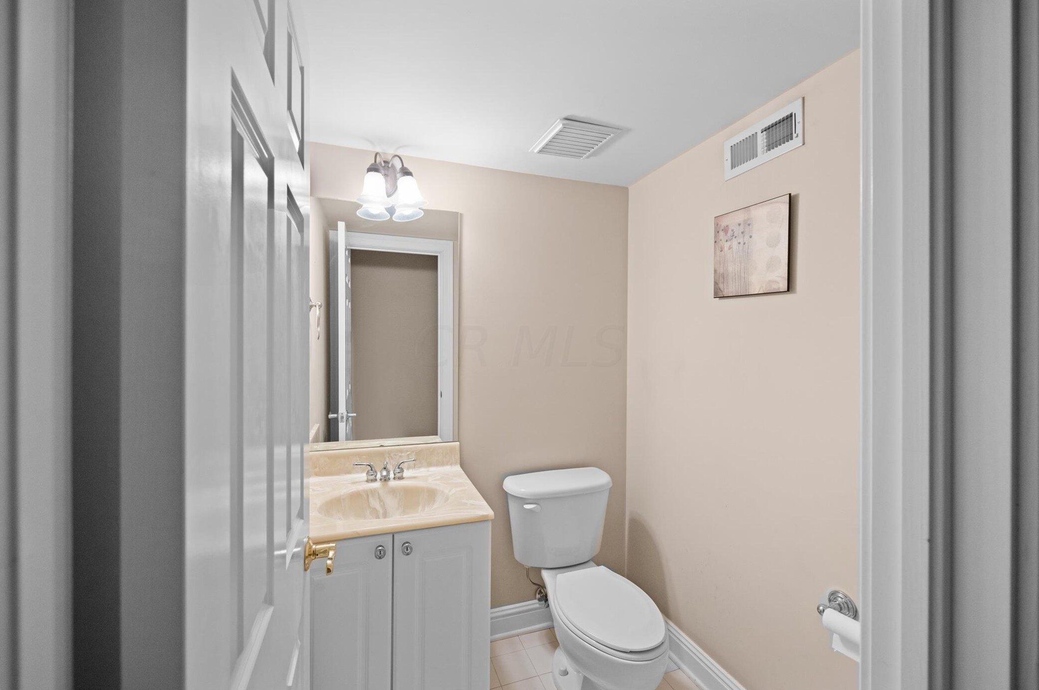 8244 Campden Lakes Blvd, Dublin OH  43016-8252 exterior