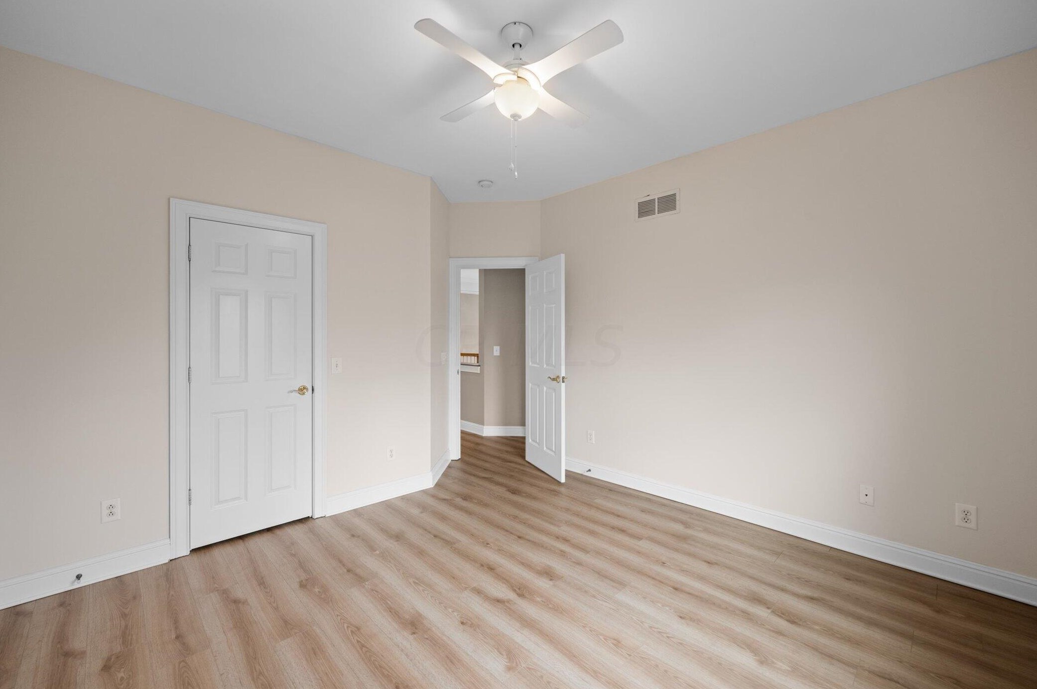 8244 Campden Lakes Blvd, Dublin OH  43016-8252 exterior