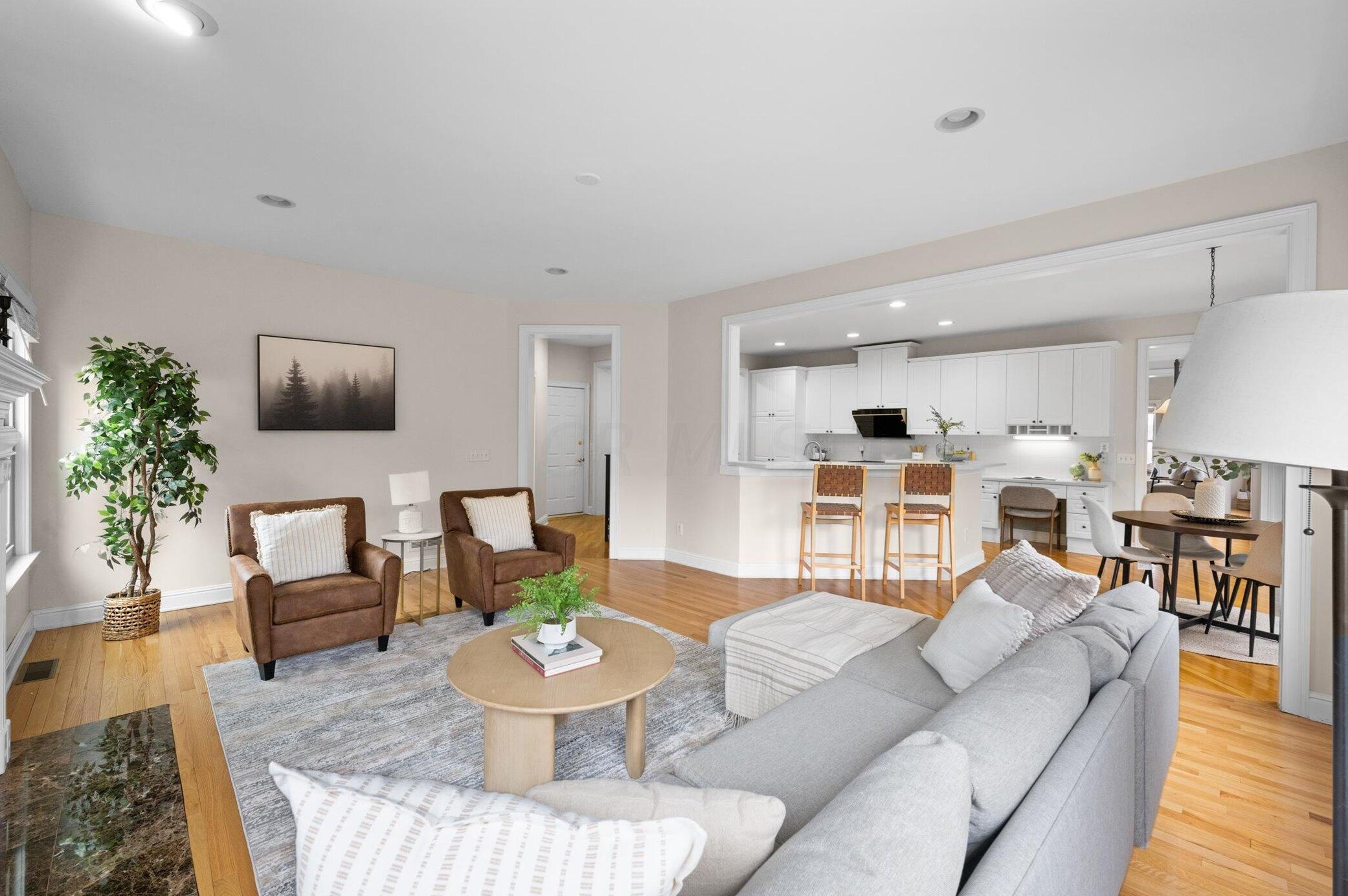 8244 Campden Lakes Blvd, Dublin OH  43016-8252 exterior