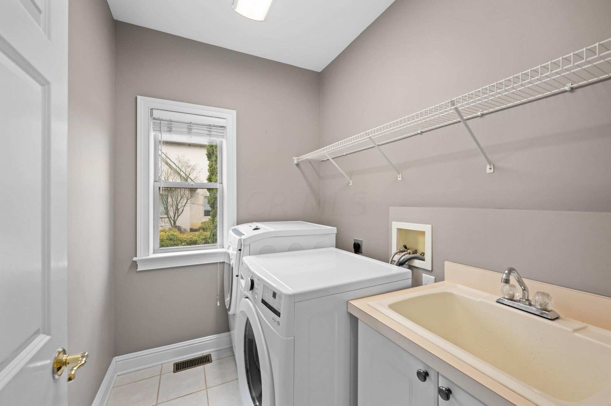 8244 Campden Lakes Blvd, Dublin OH  43016-8252 exterior