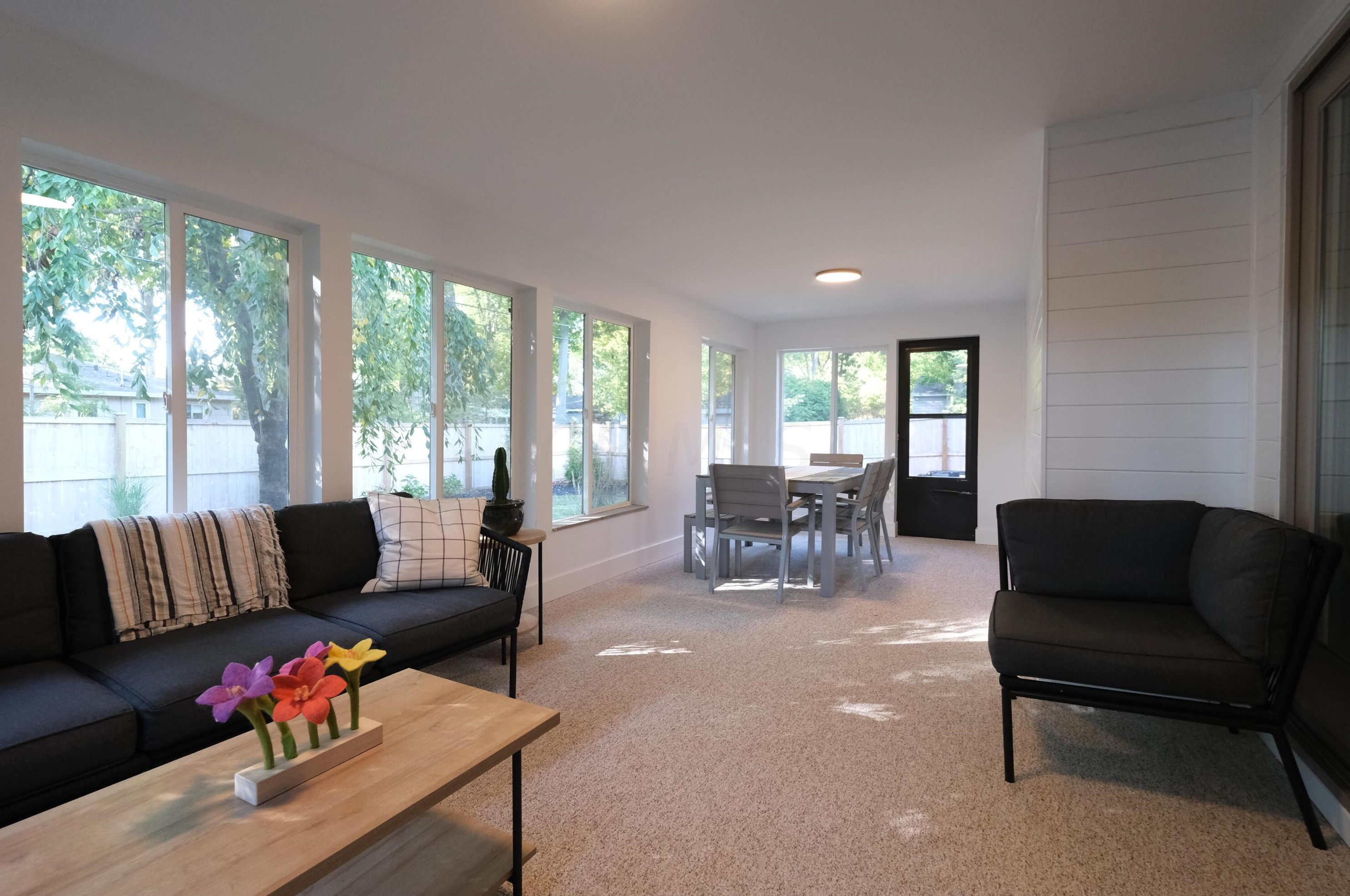 3049 Leeds Rd, Columbus OH  43221-2628 exterior