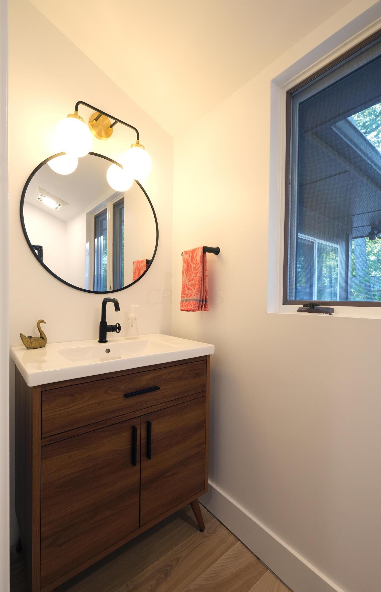 3049 Leeds Rd, Columbus OH  43221-2628 exterior