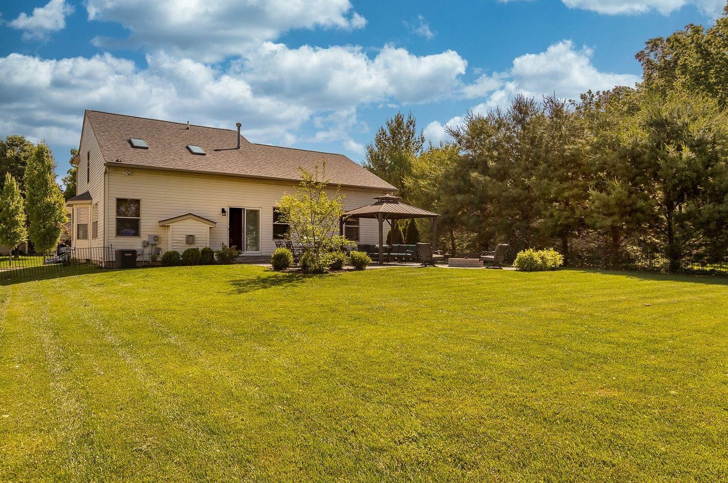 621 Norfolk Ct, Pickerington OH  43147-2066 exterior