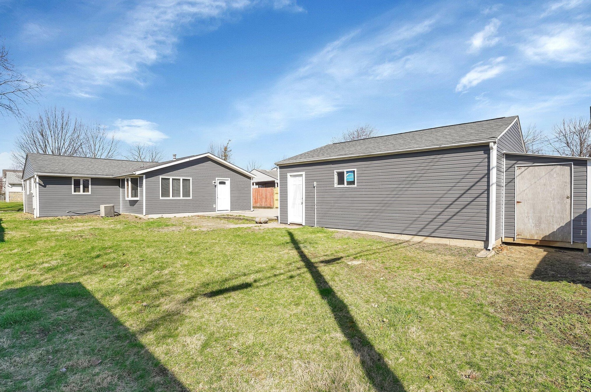 702 Josephine Ave, Columbus OH  43204-1113 exterior