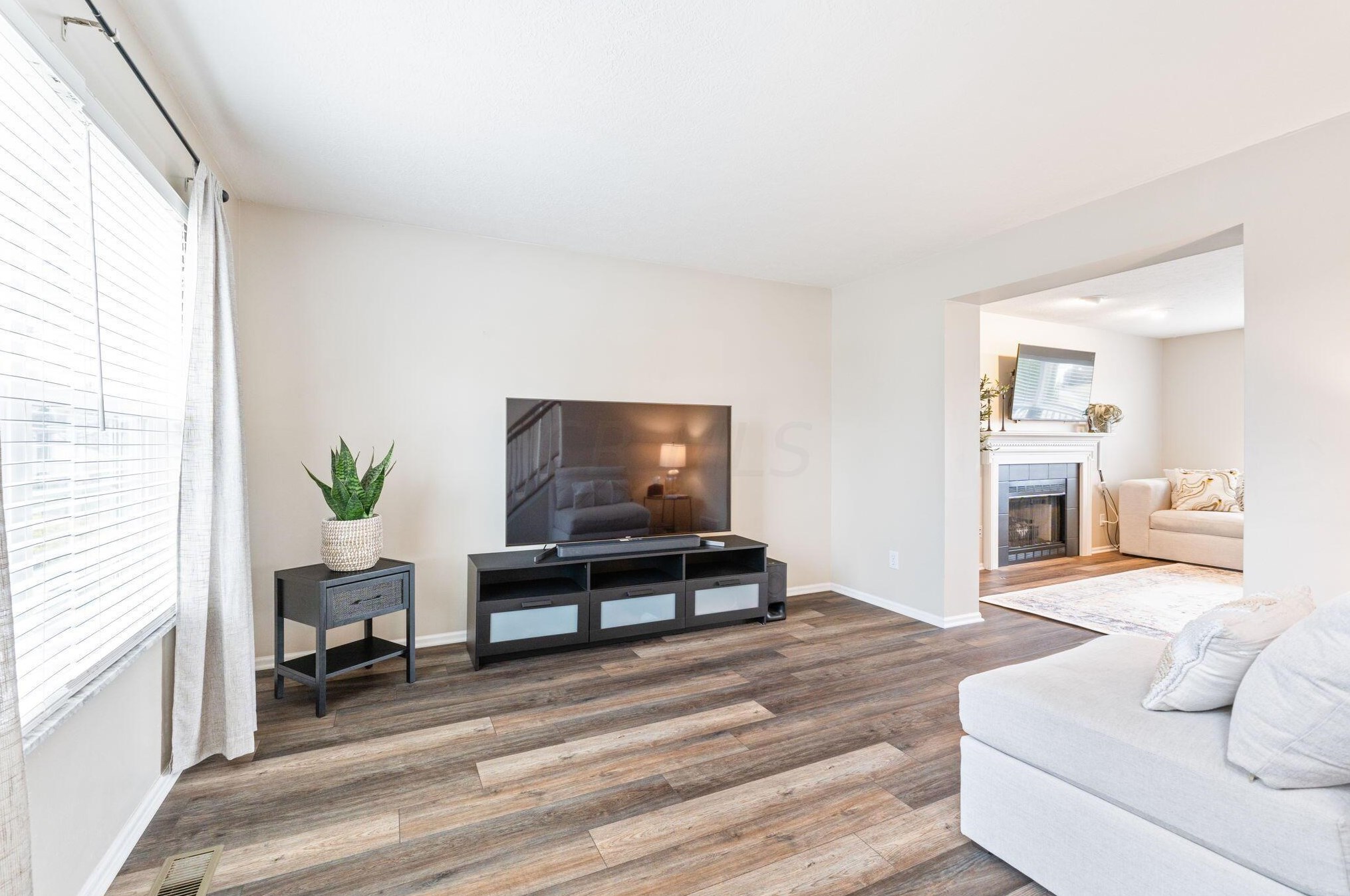 5530 Bunstine Dr, Westerville OH  43081-8218 exterior