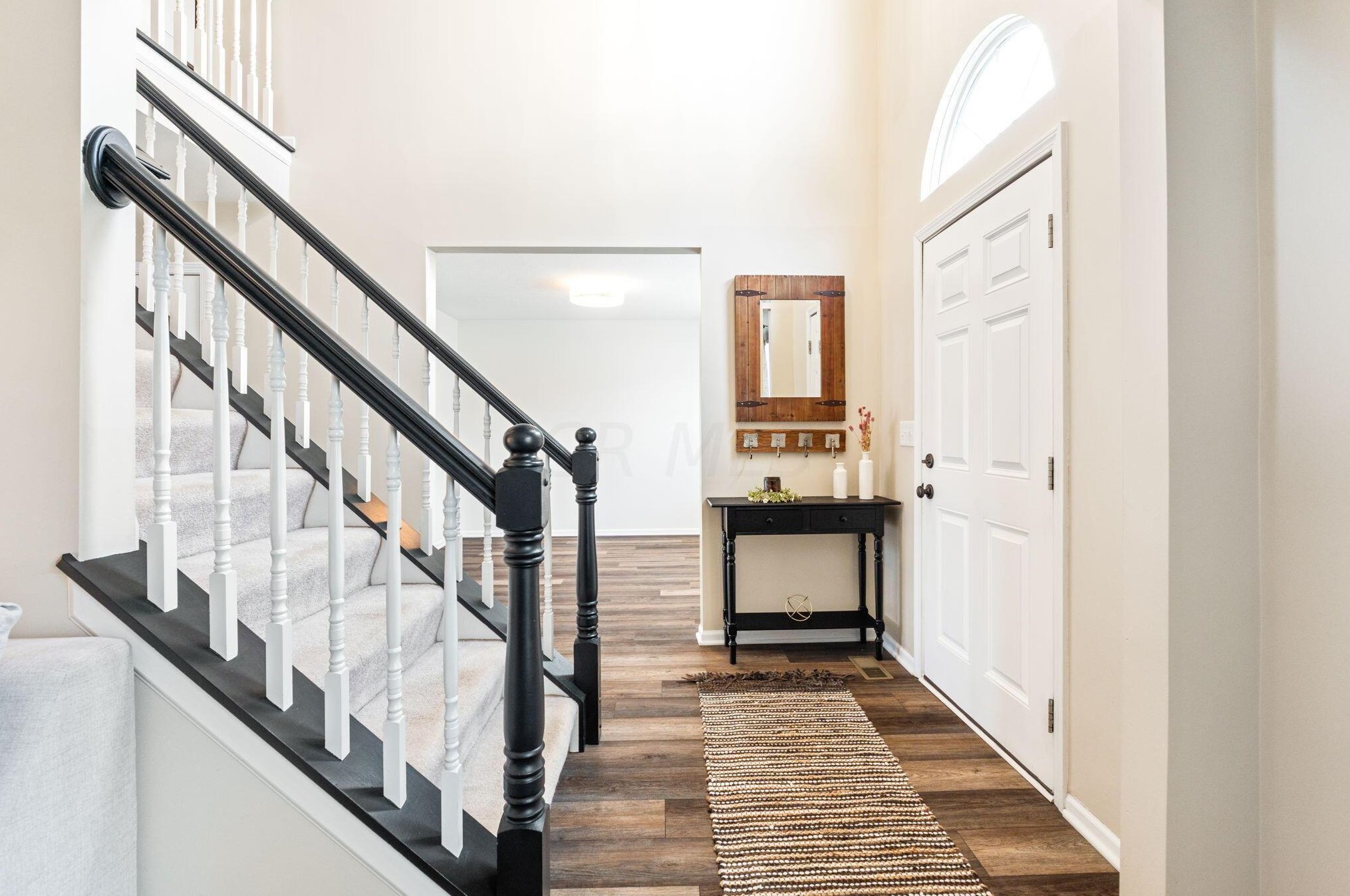 5530 Bunstine Dr, Westerville OH  43081-8218 exterior