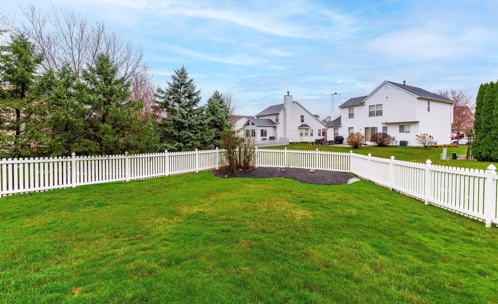 5530 Bunstine Dr, Westerville OH  43081-8218 exterior