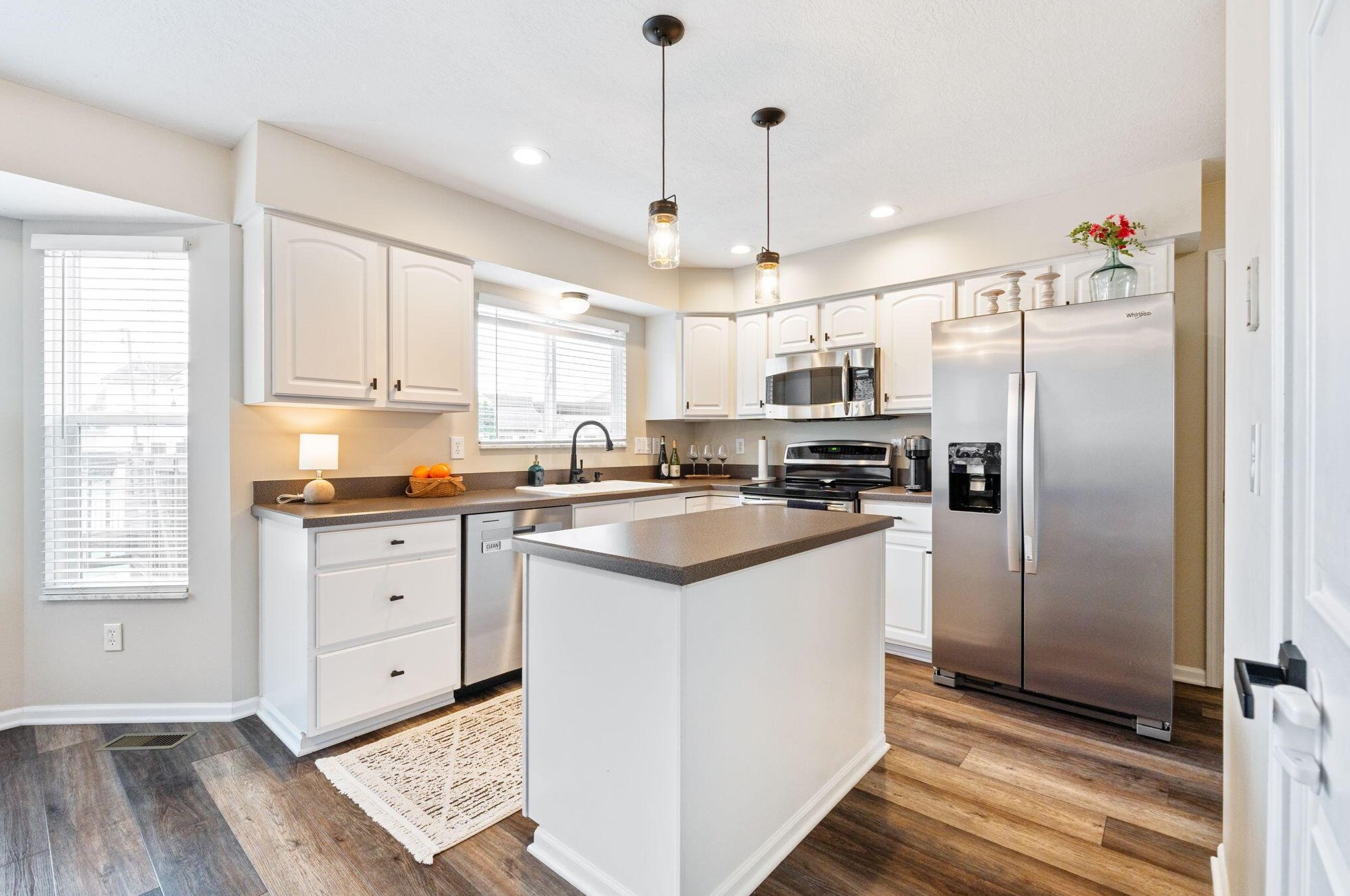 5530 Bunstine Dr, Westerville OH  43081-8218 exterior