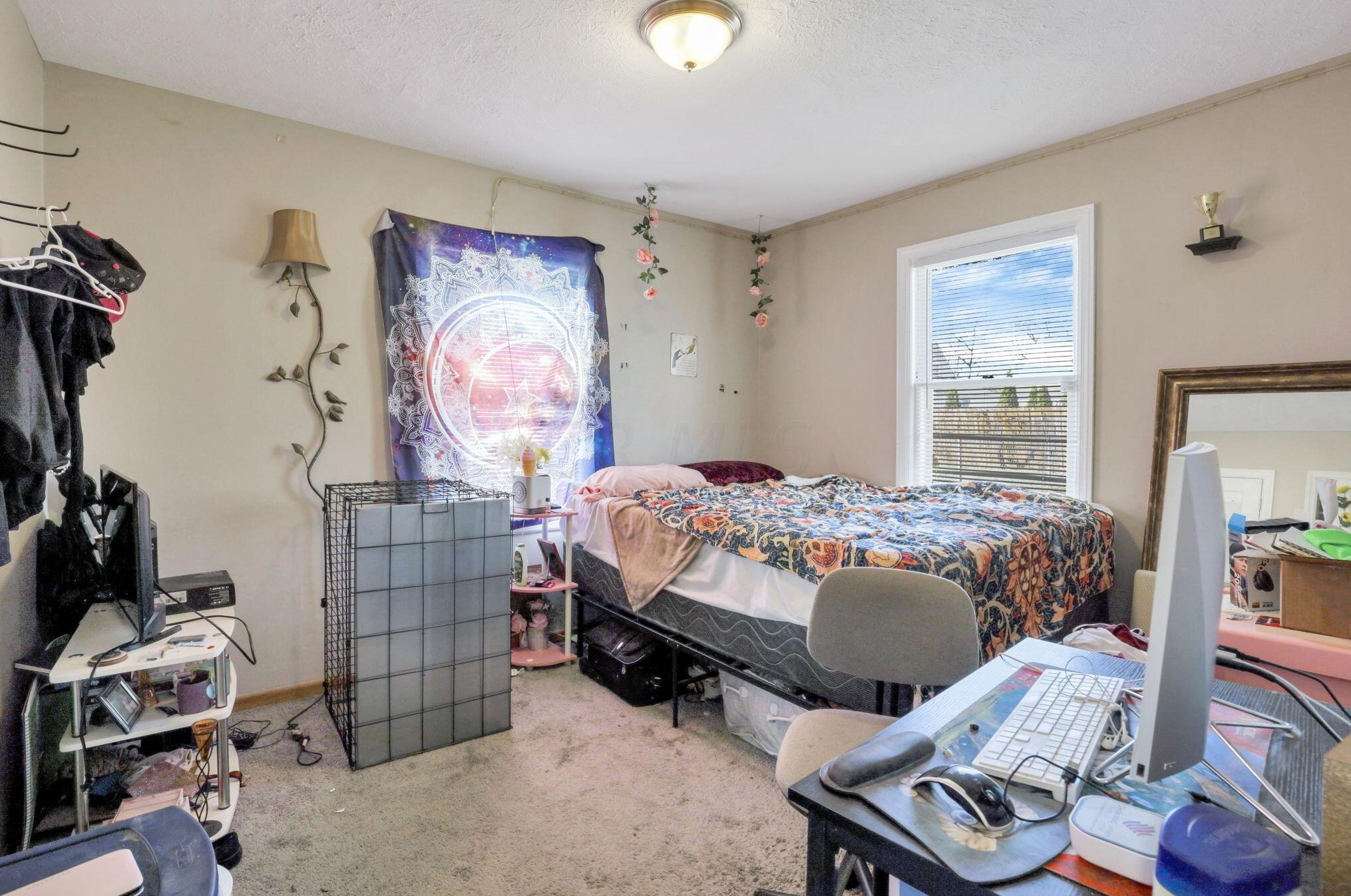 2434 Northglen Dr, Columbus OH  43224-4674 exterior