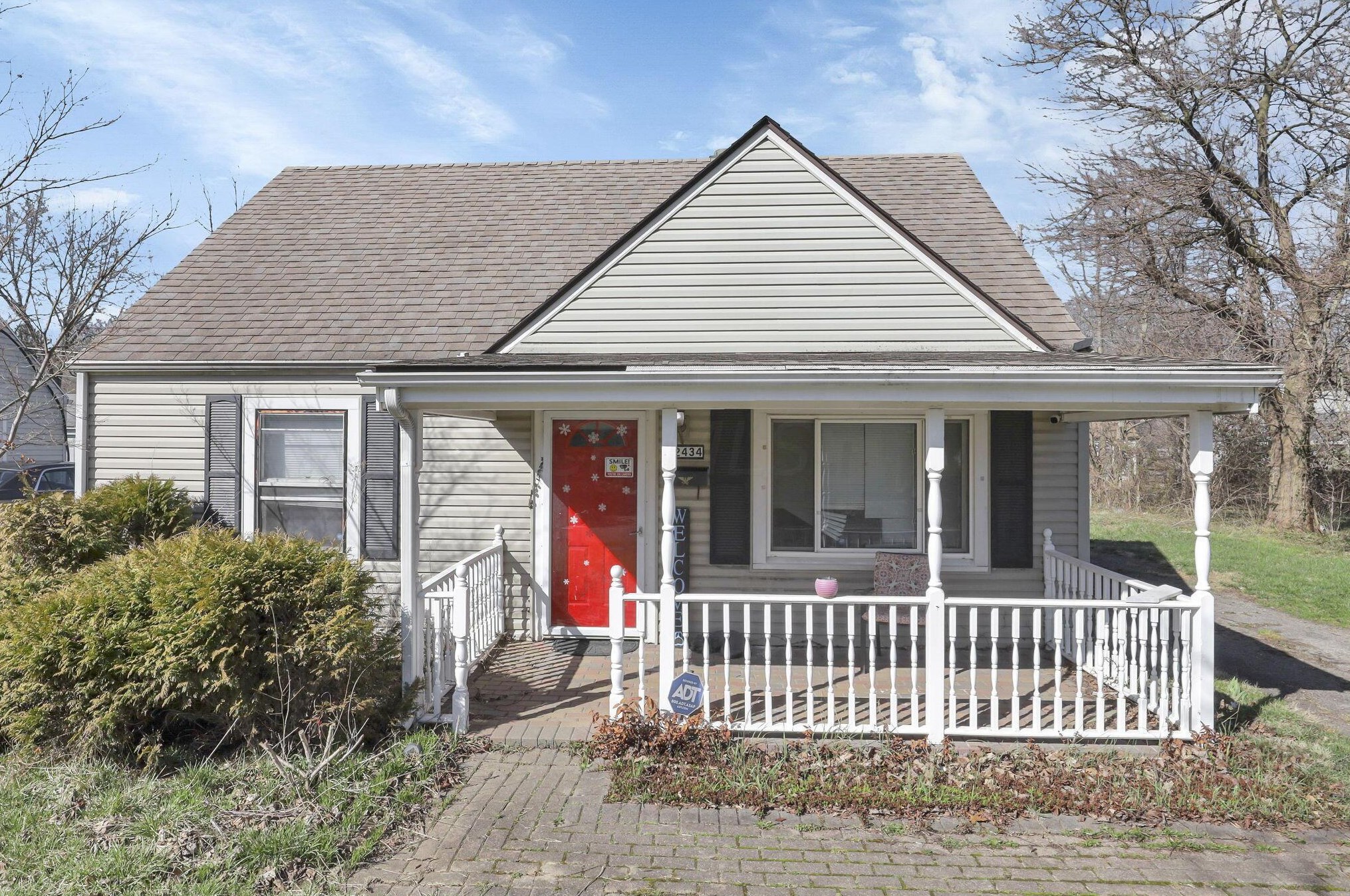 2434 Northglen Dr, Columbus OH  43224-4674 exterior