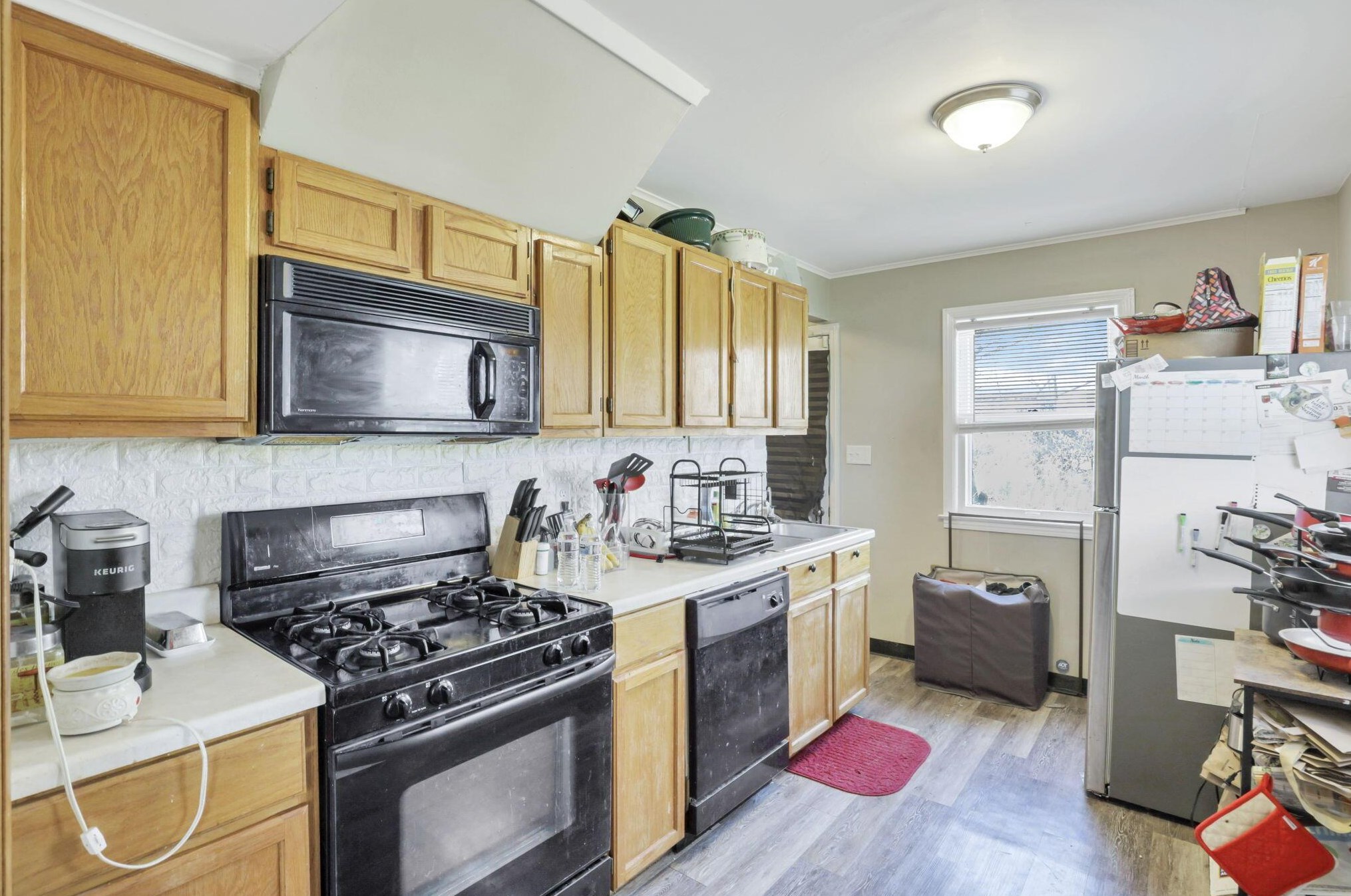 2434 Northglen Dr, Columbus OH  43224-4674 exterior