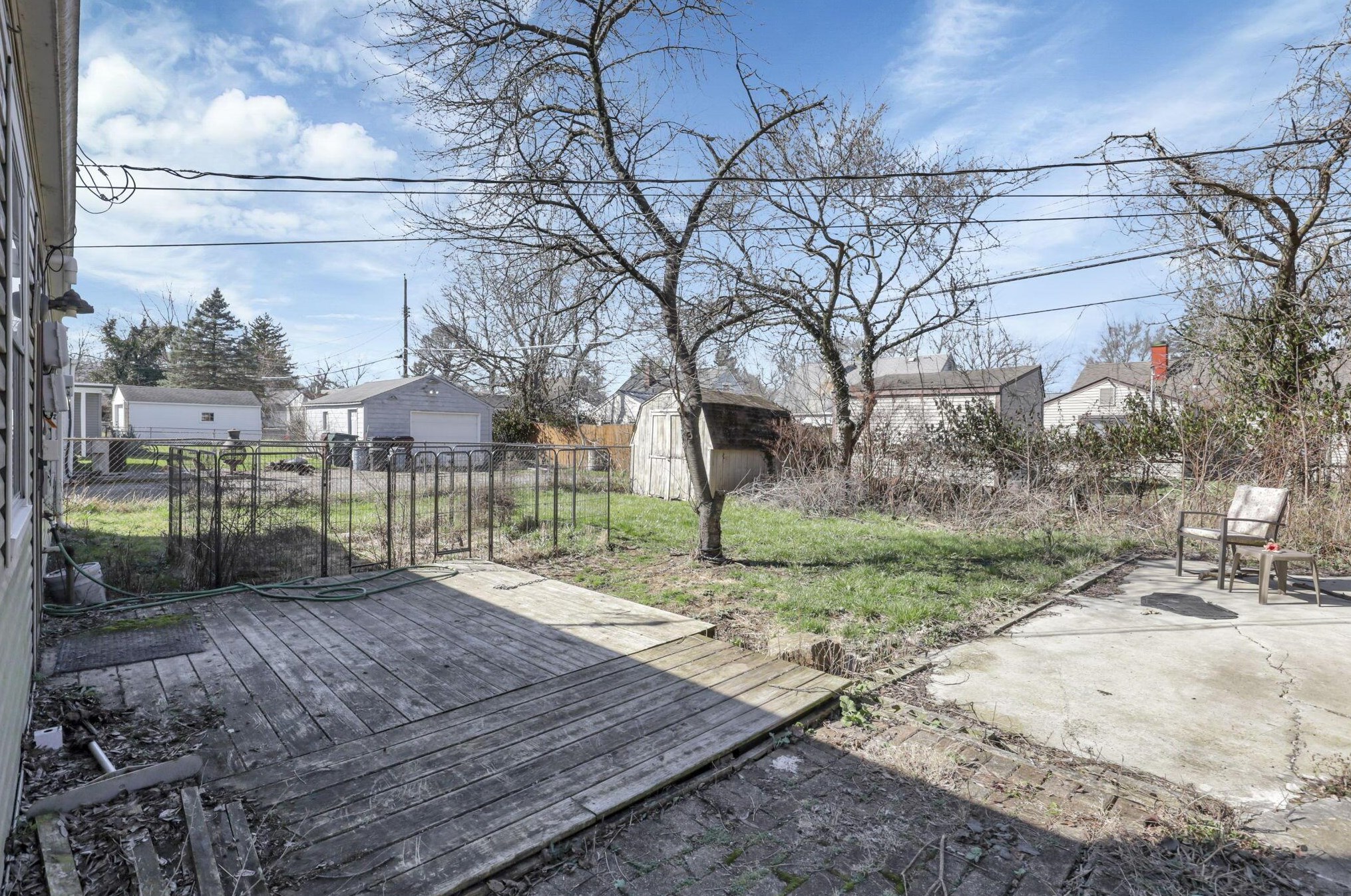 2434 Northglen Dr, Columbus OH  43224-4674 exterior