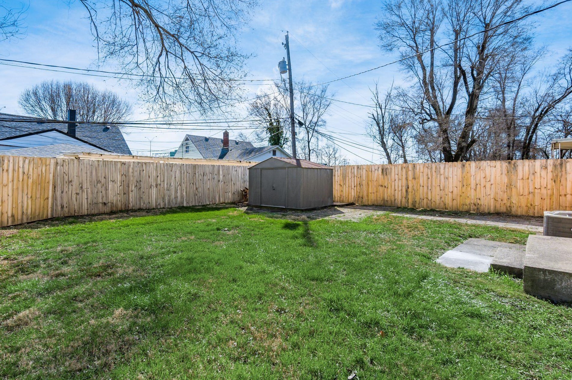 842 Clay Ct, Columbus OH  43205-1652 exterior