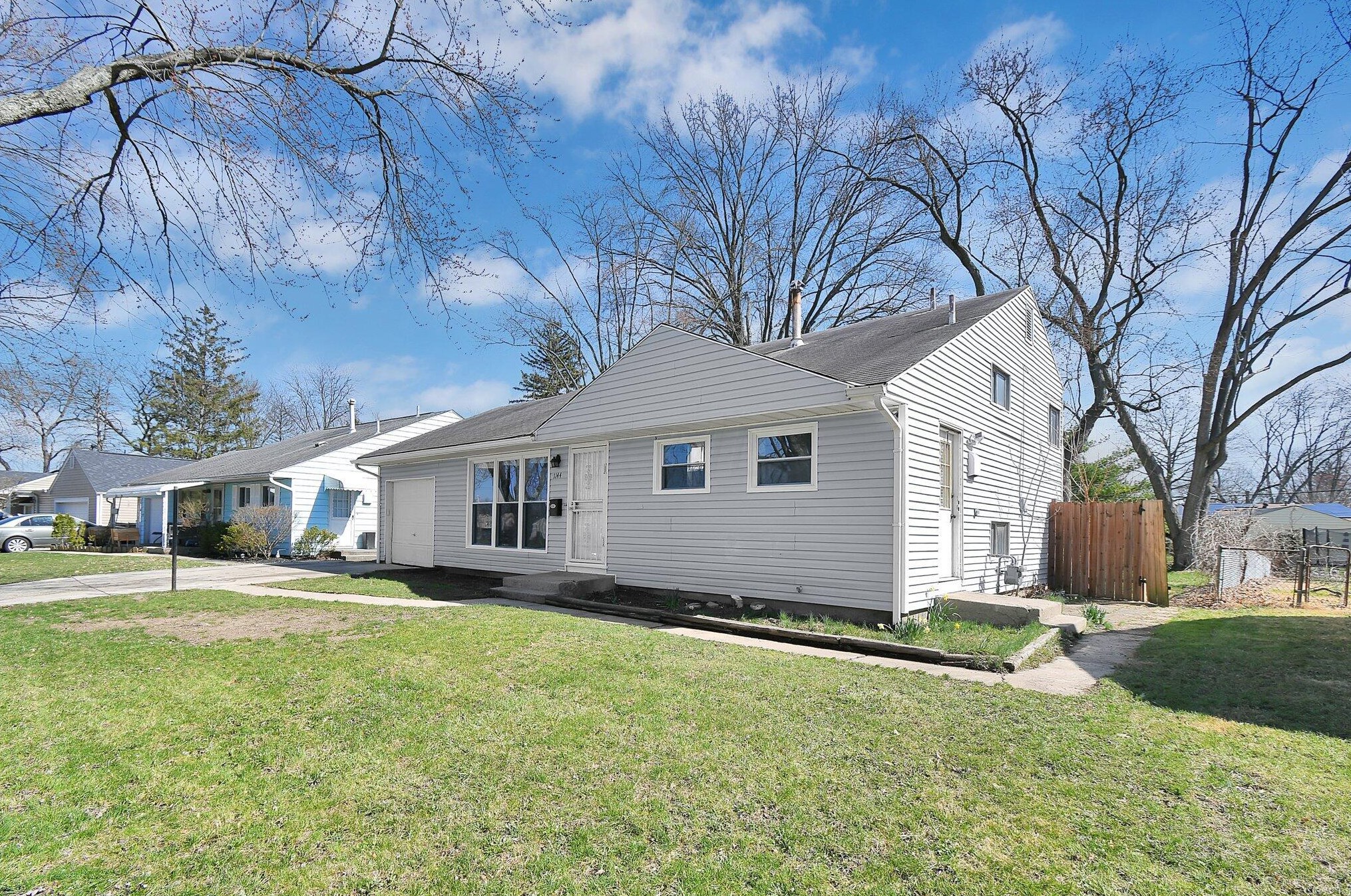 1144 Manfeld Dr, Columbus OH  43227-1434 exterior