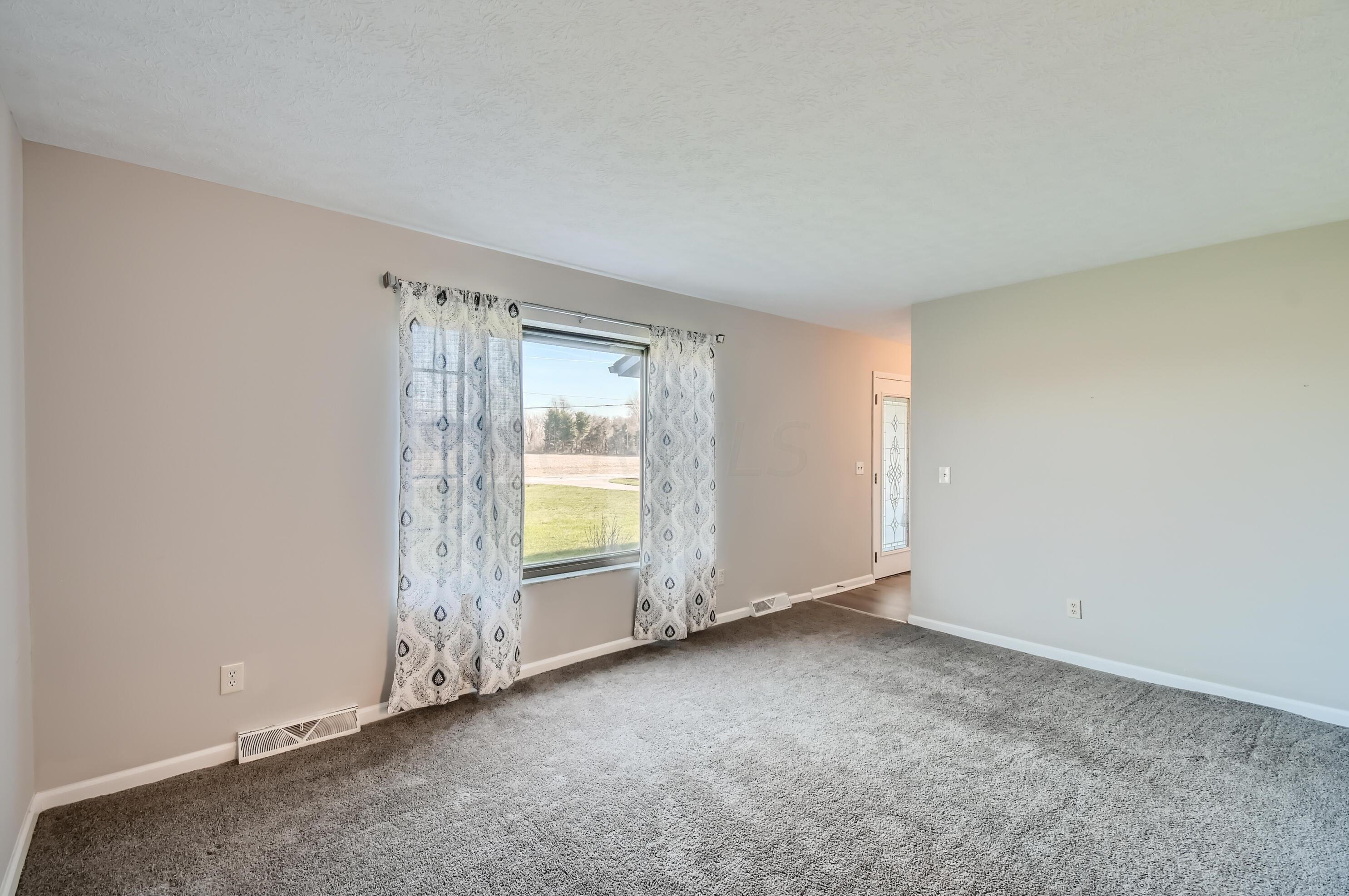 35 Busey Rd, Cnl Wnchstr OH  43110-9703 exterior