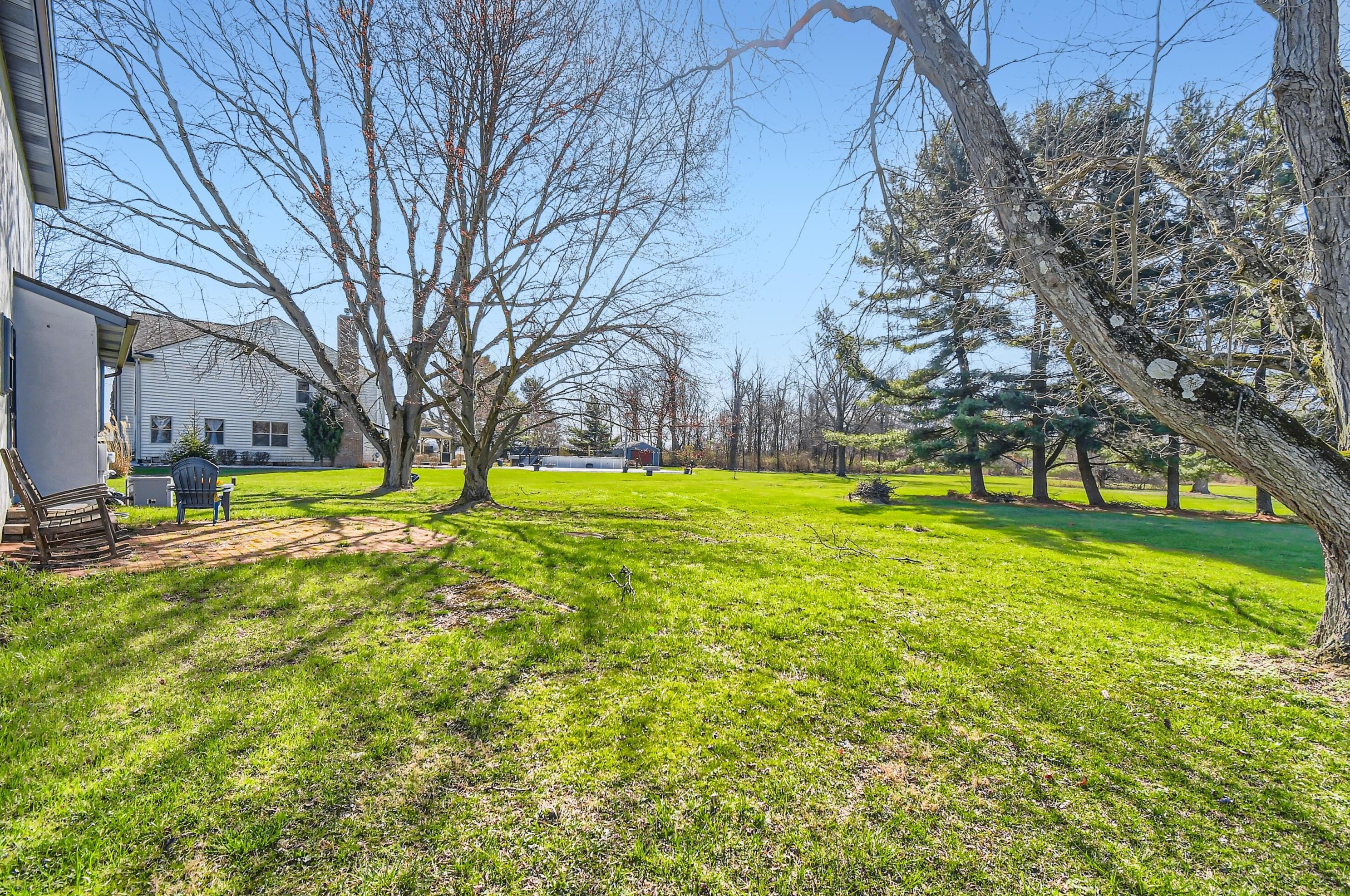 35 Busey Rd, Cnl Wnchstr OH  43110-9703 exterior