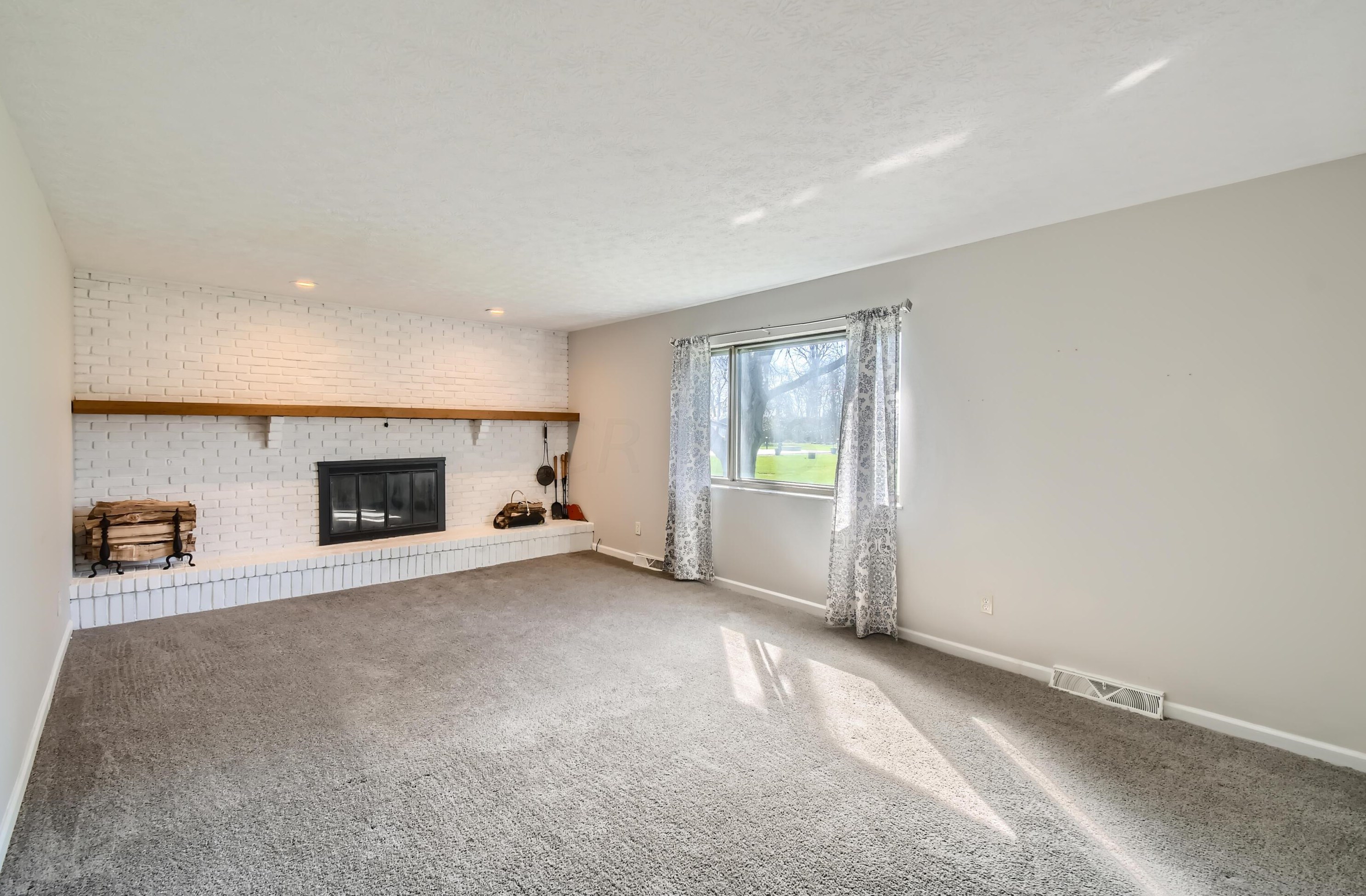 35 Busey Rd, Cnl Wnchstr OH  43110-9703 exterior