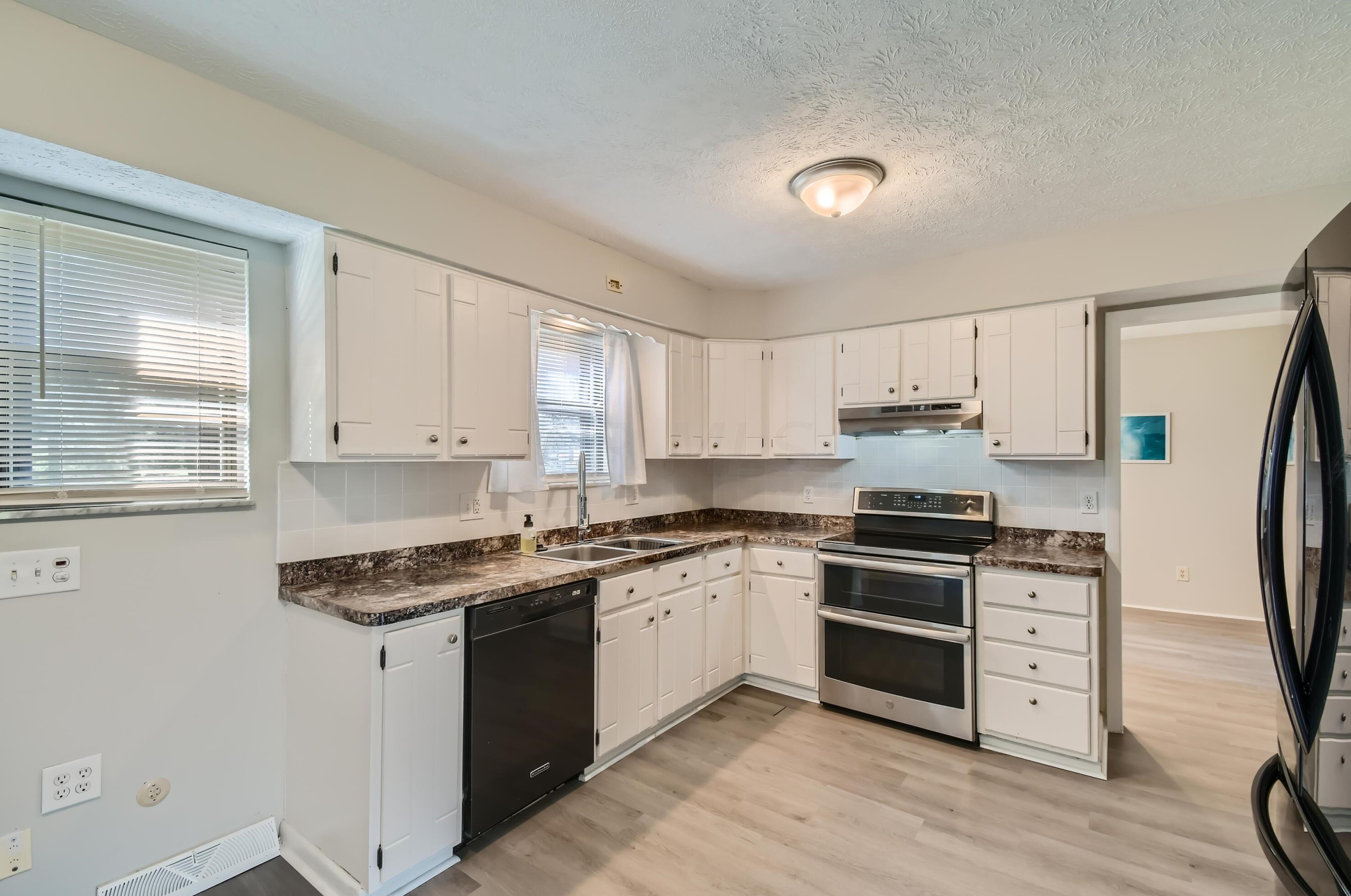 35 Busey Rd, Cnl Wnchstr OH  43110-9703 exterior