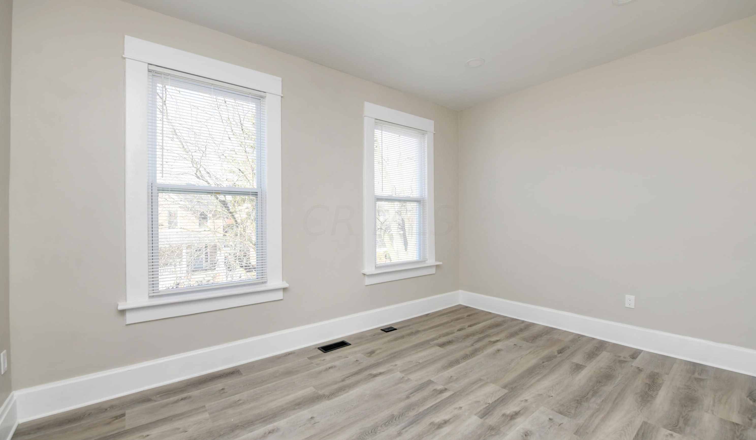 166 Midland Ave, Columbus OH  43223-1065 exterior